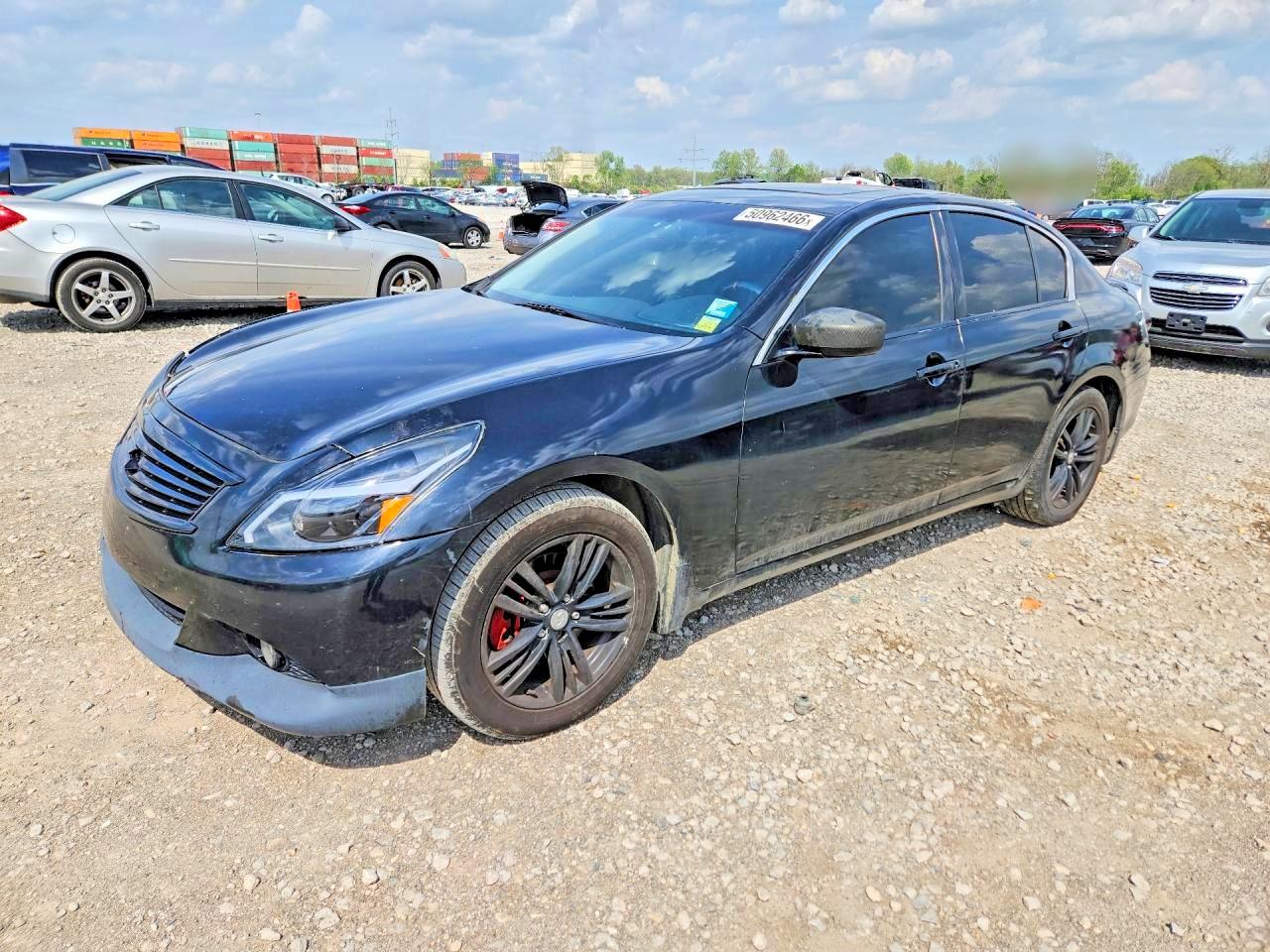 2013 INFINITI G37