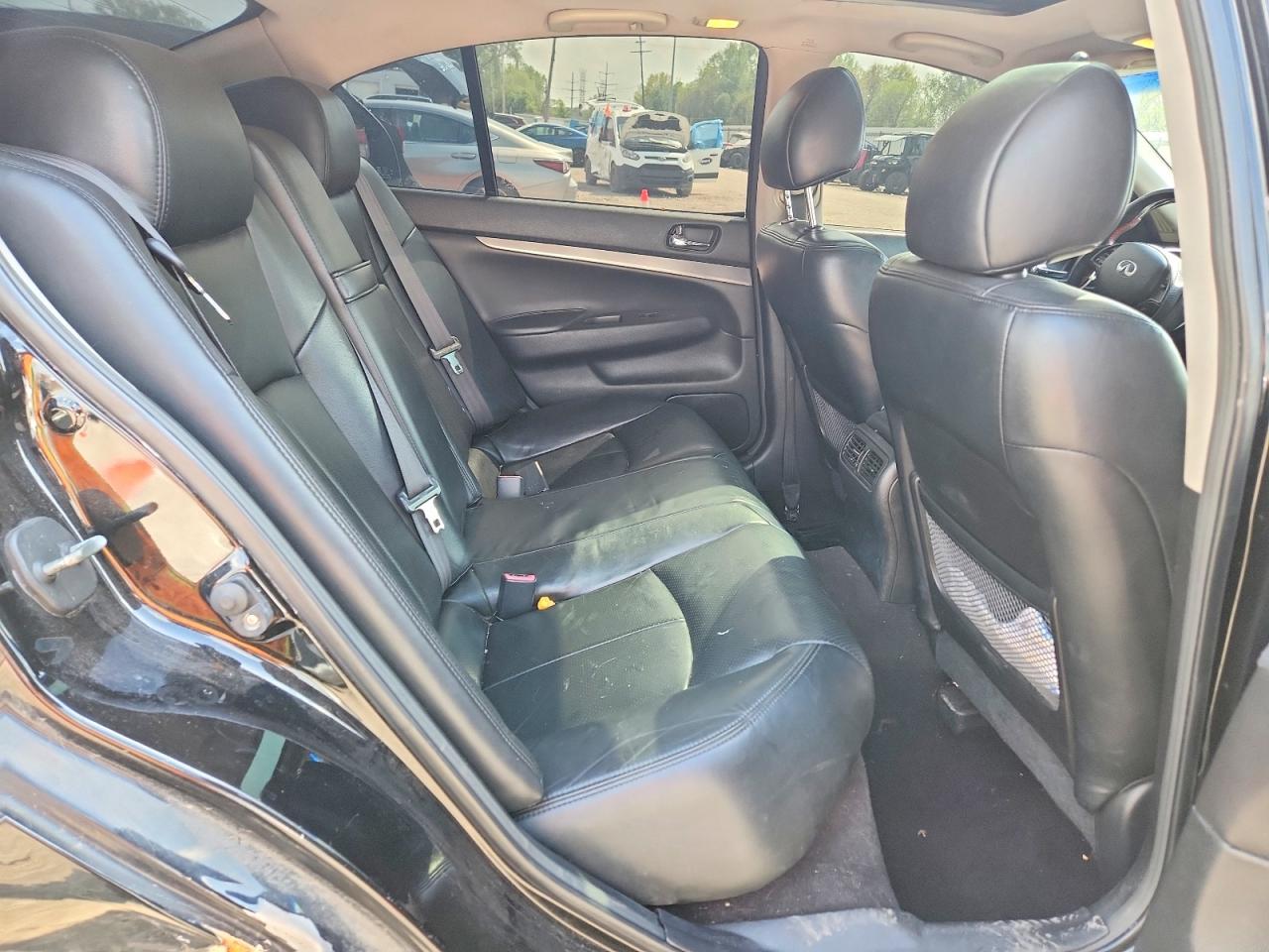 2013 INFINITI G37