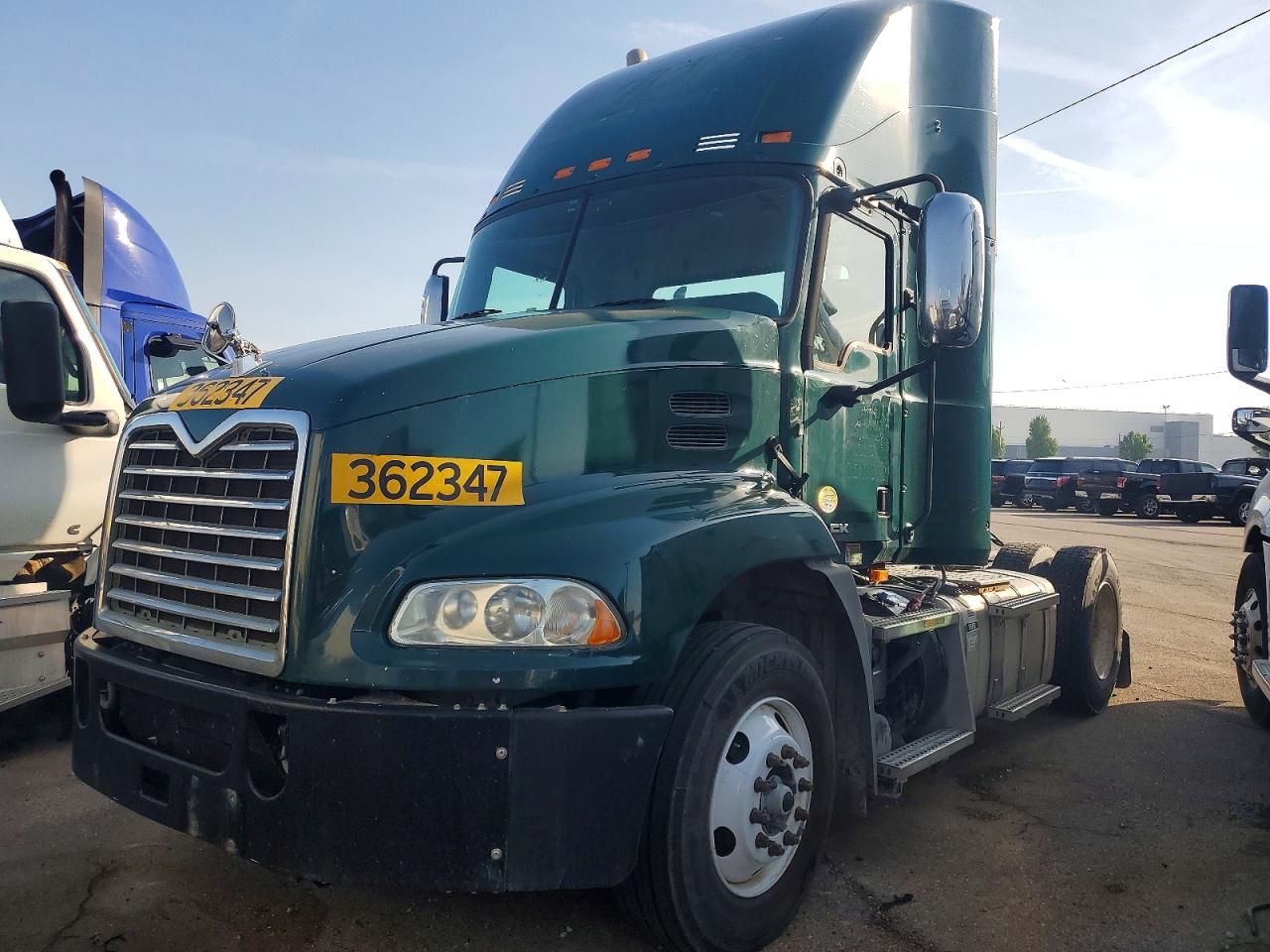 2017 MACK CXU613