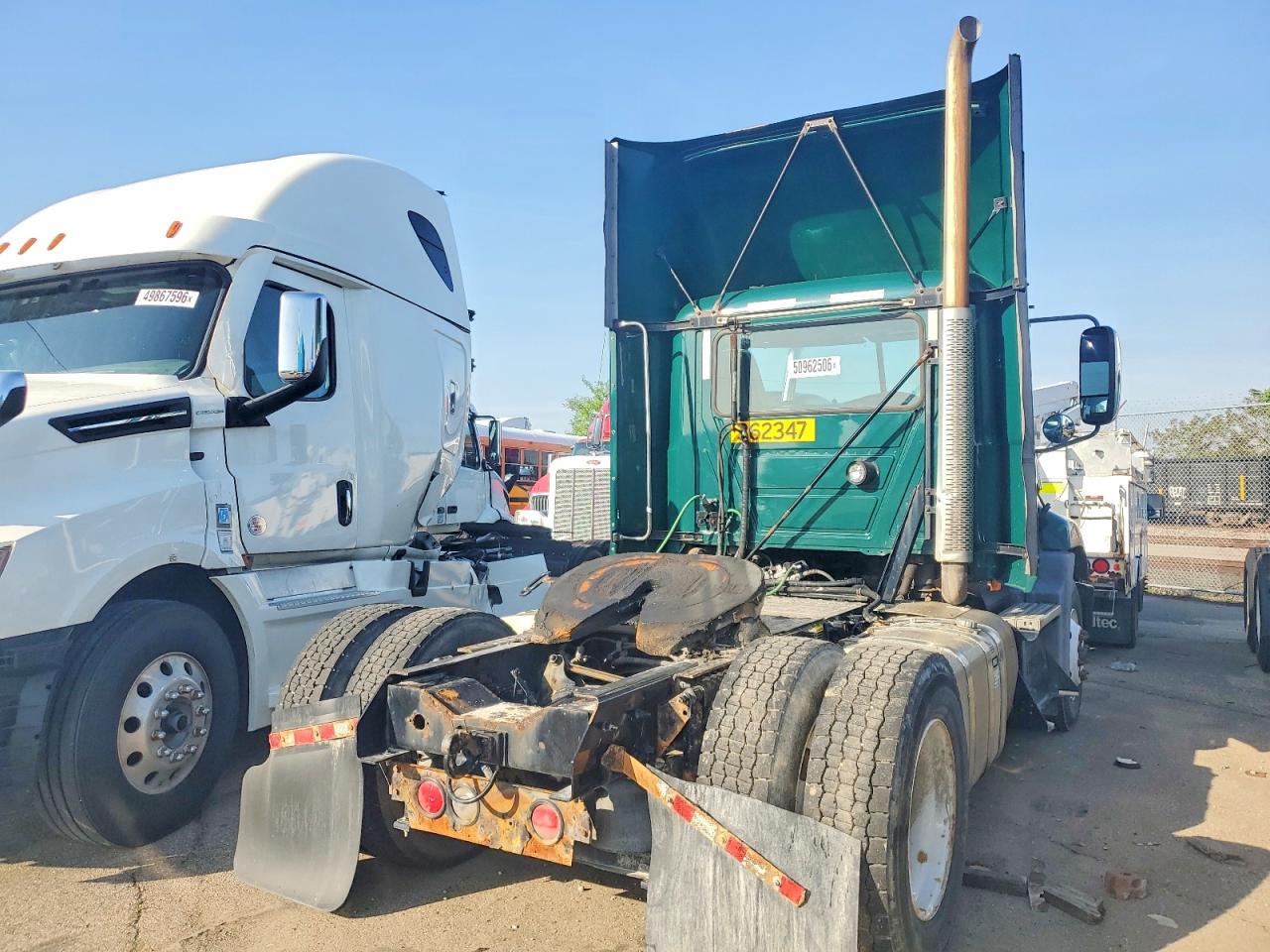 2017 MACK CXU613