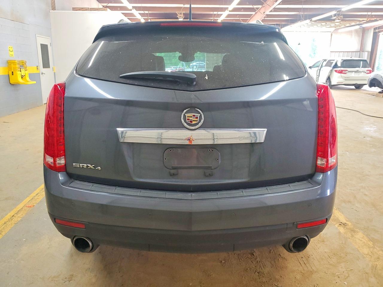 2010 CADILLAC SRX LUXURY
