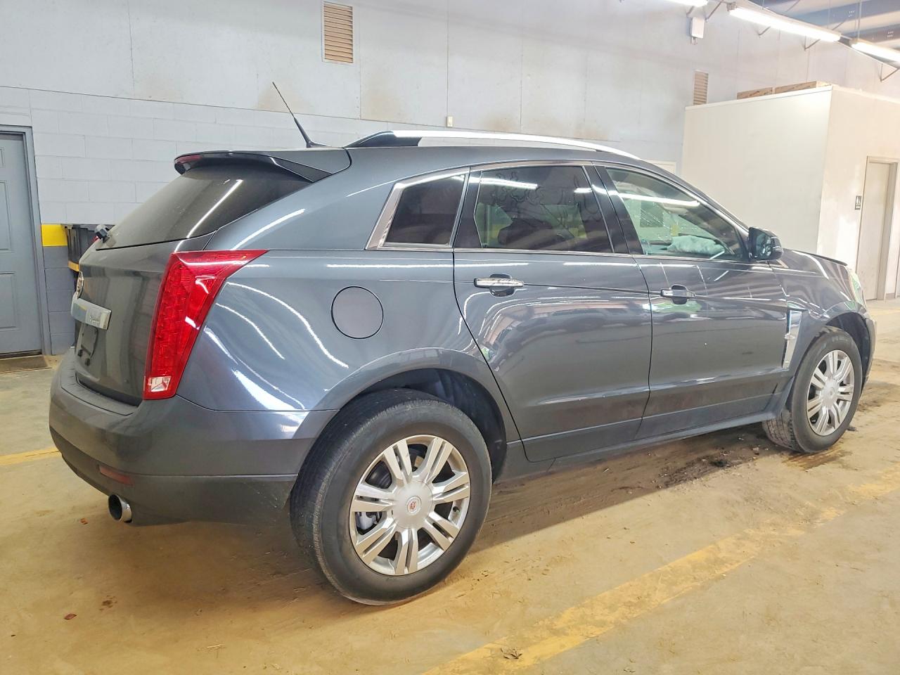 2010 CADILLAC SRX LUXURY