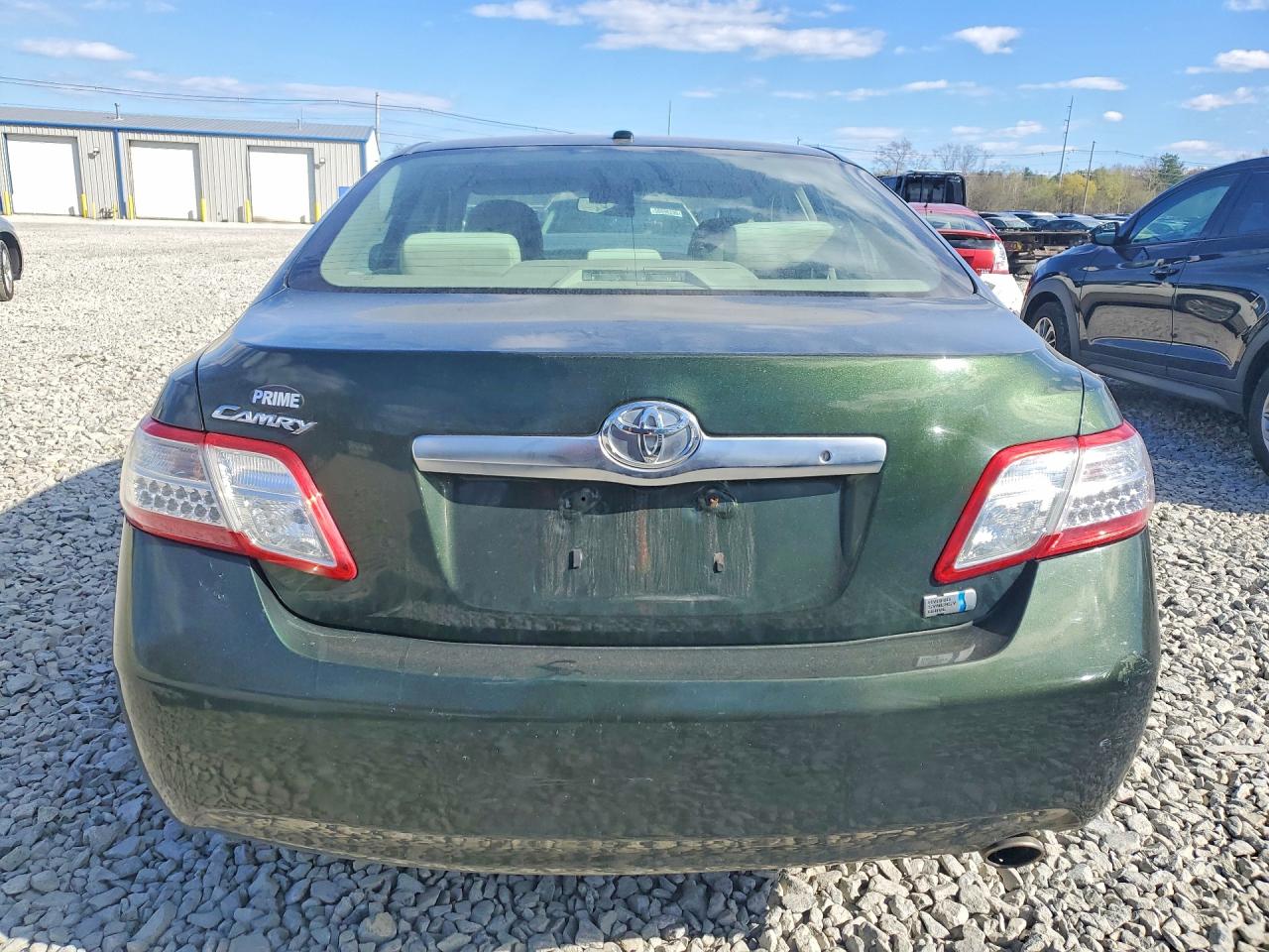 2011 TOYOTA CAMRY