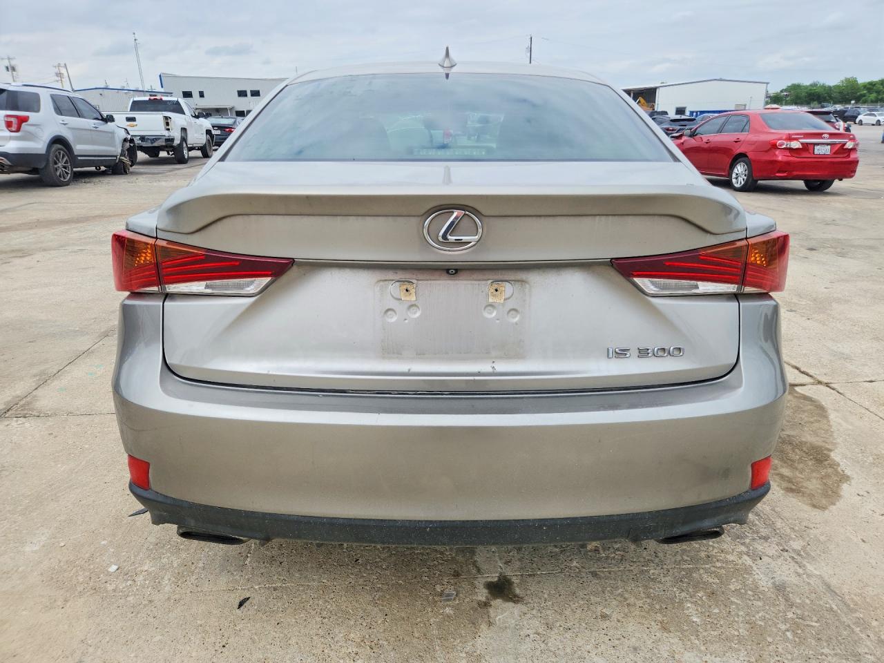 2019 LEXUS IS