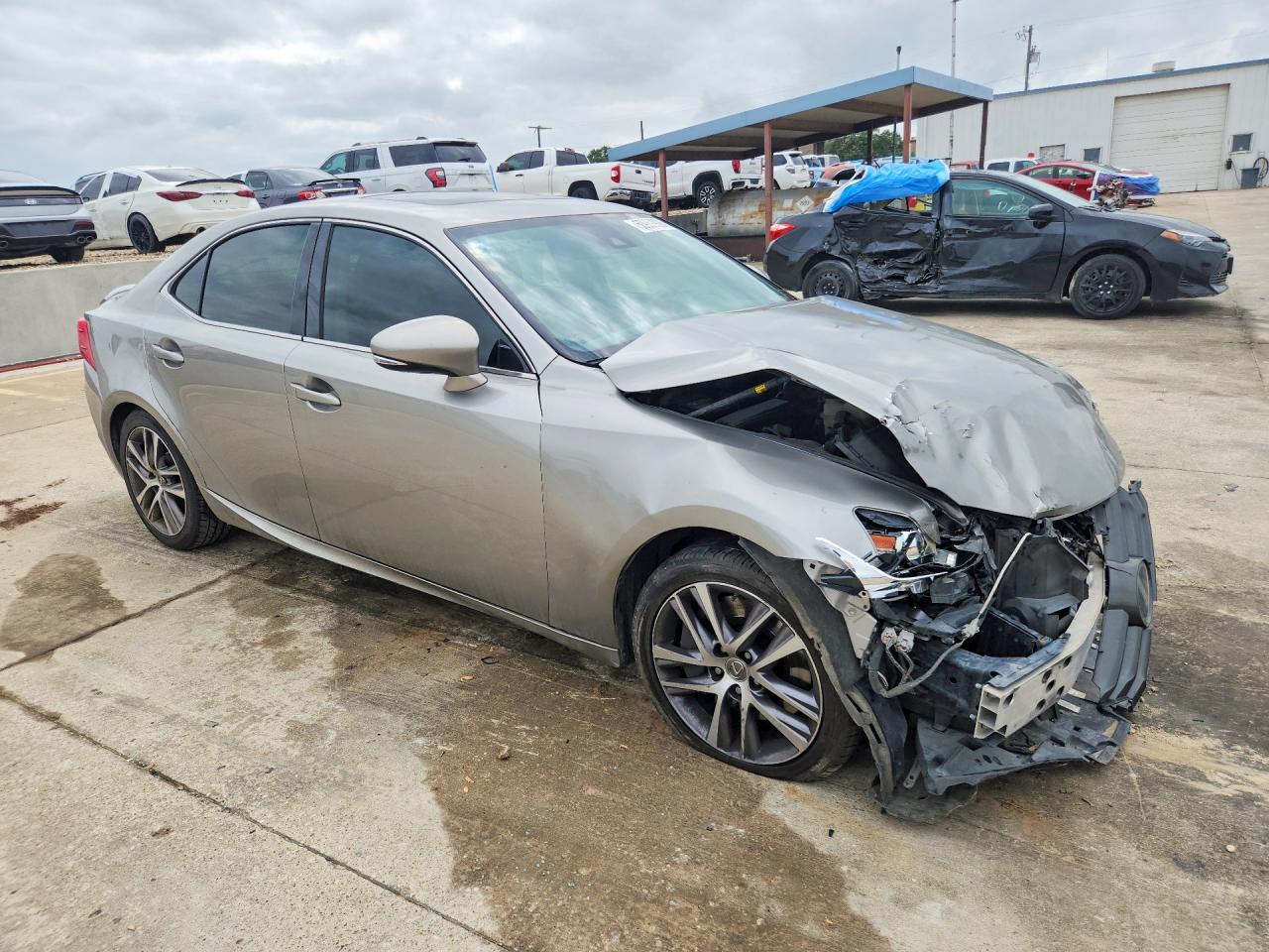 2019 LEXUS IS
