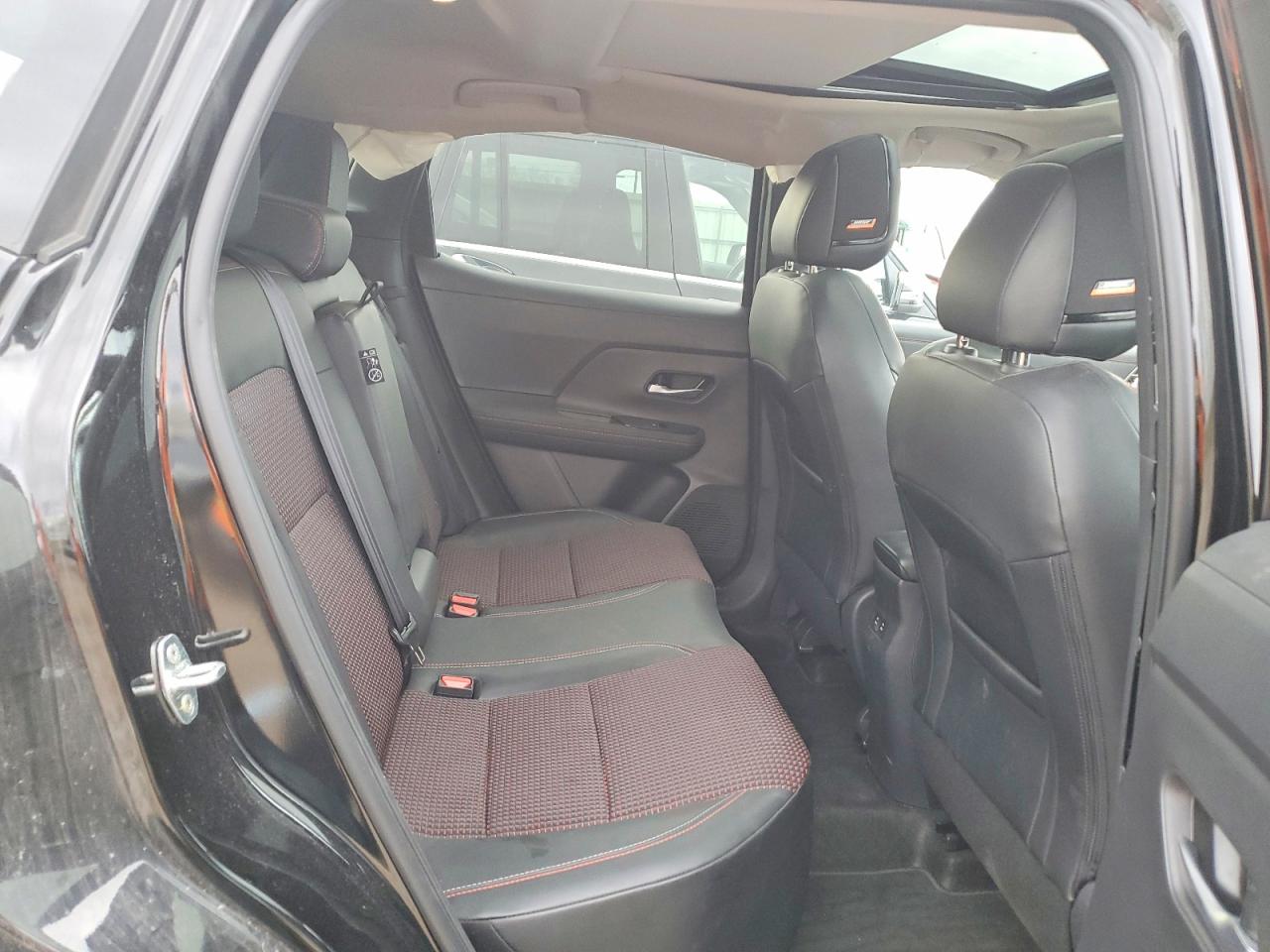 2025 NISSAN KICKS