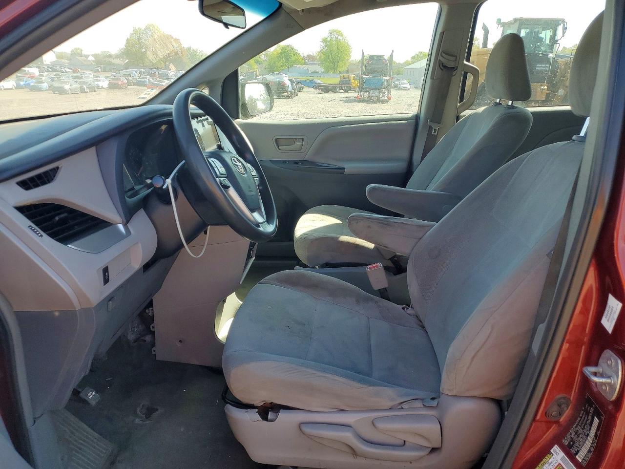 2015 TOYOTA SIENNA