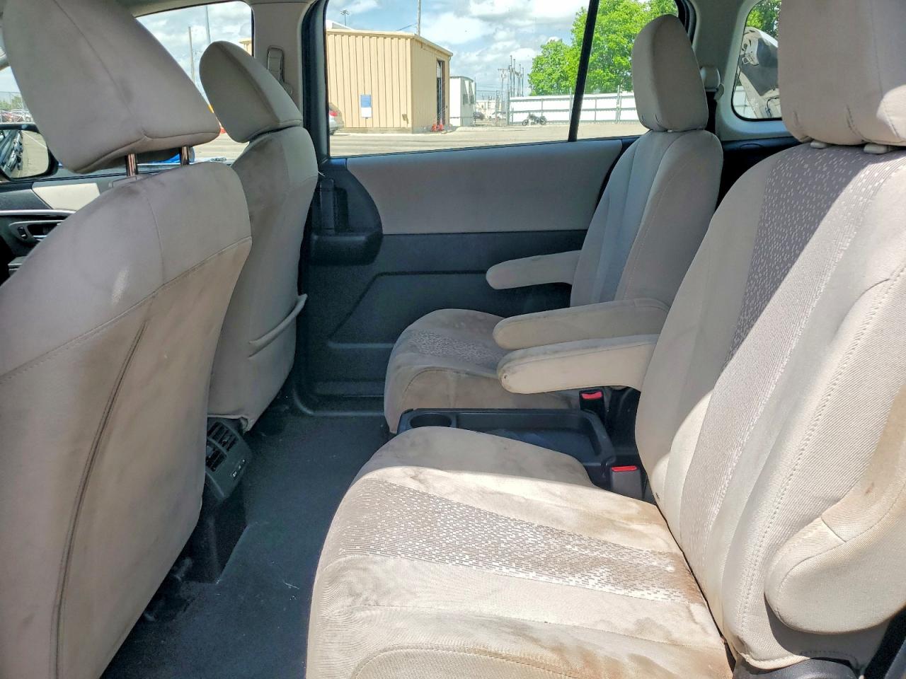 2012 MAZDA 5