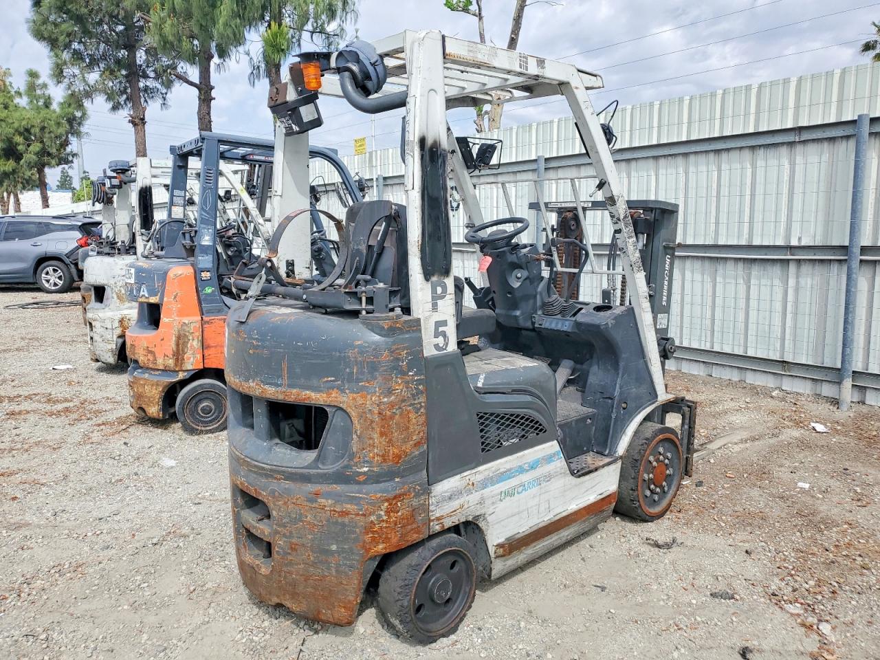 2017 UNICARIERS FORKLIFT