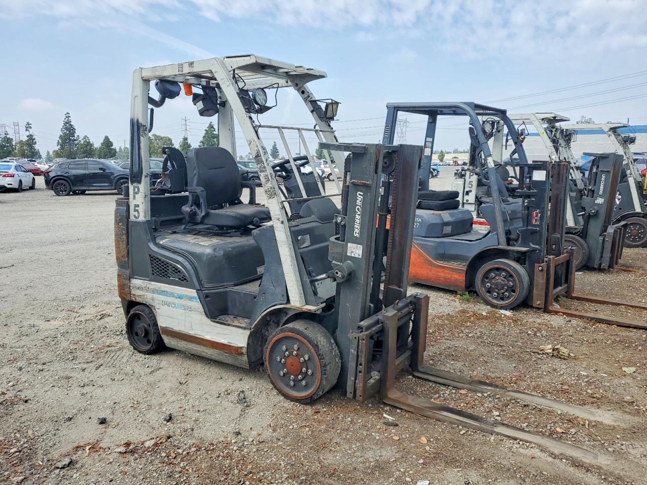 2017 UNICARIERS FORKLIFT