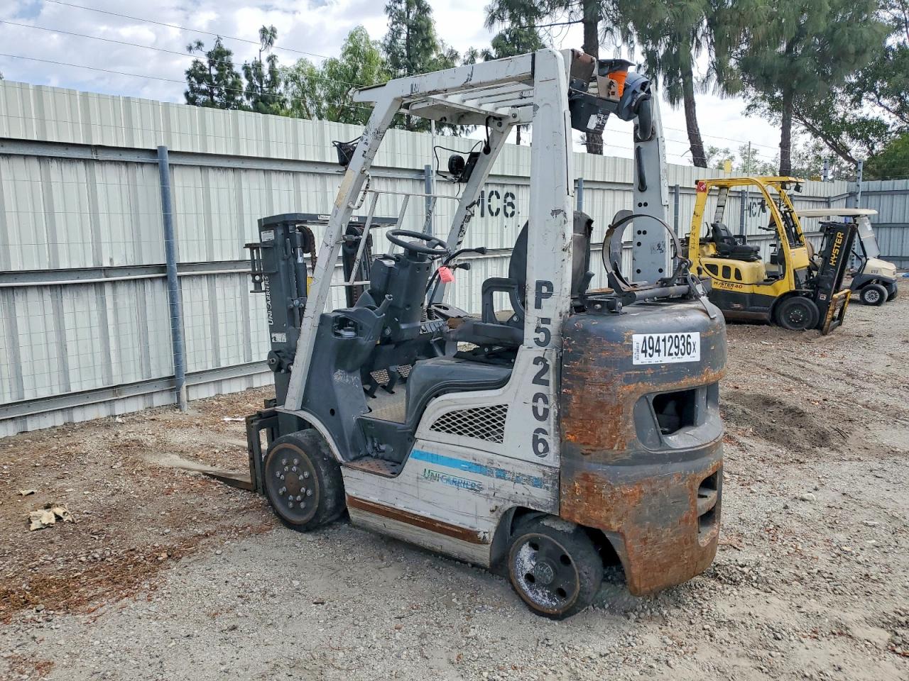 2017 UNICARIERS FORKLIFT