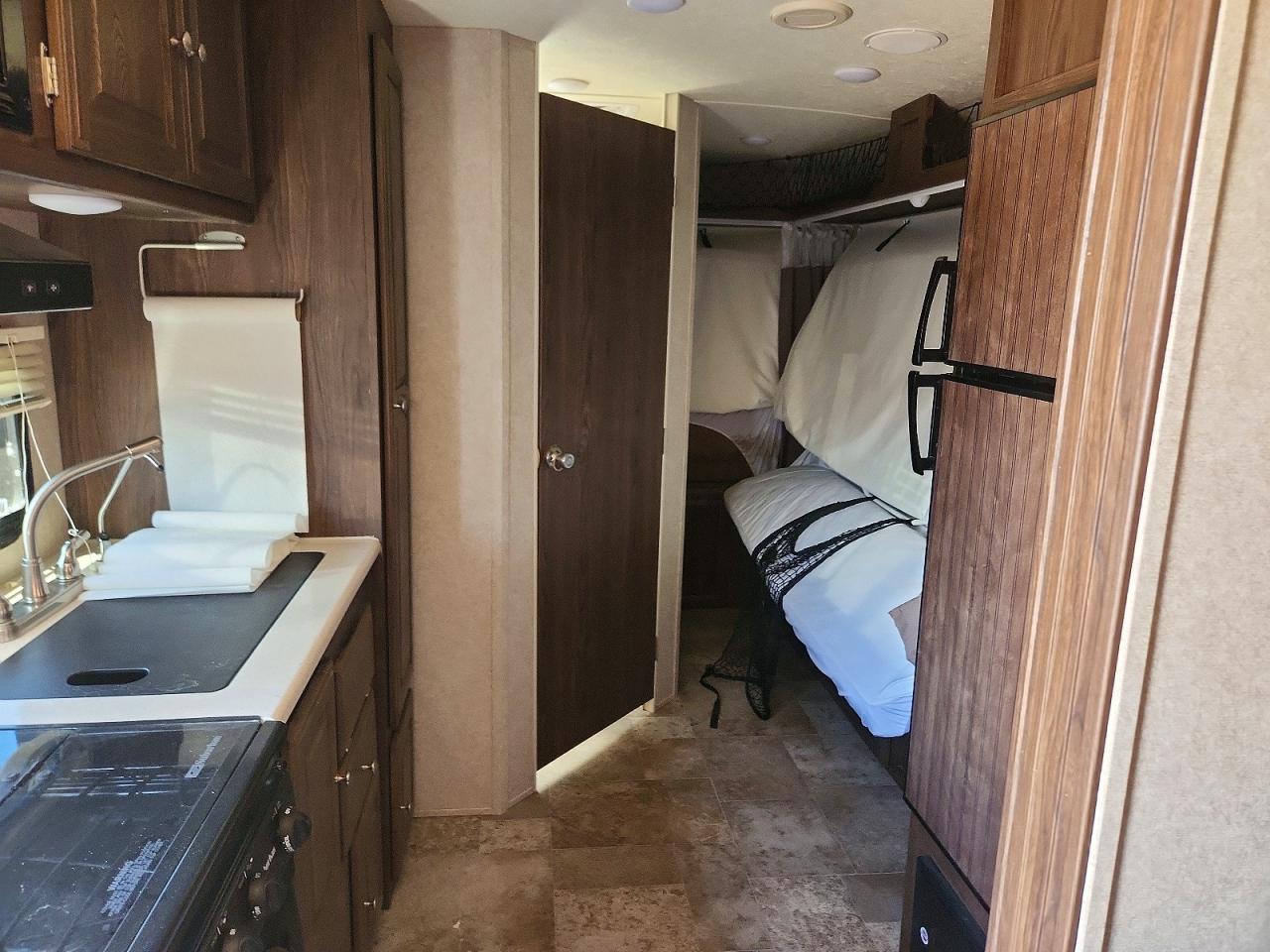 2017 FOREST RIVER ROCKWOOD R