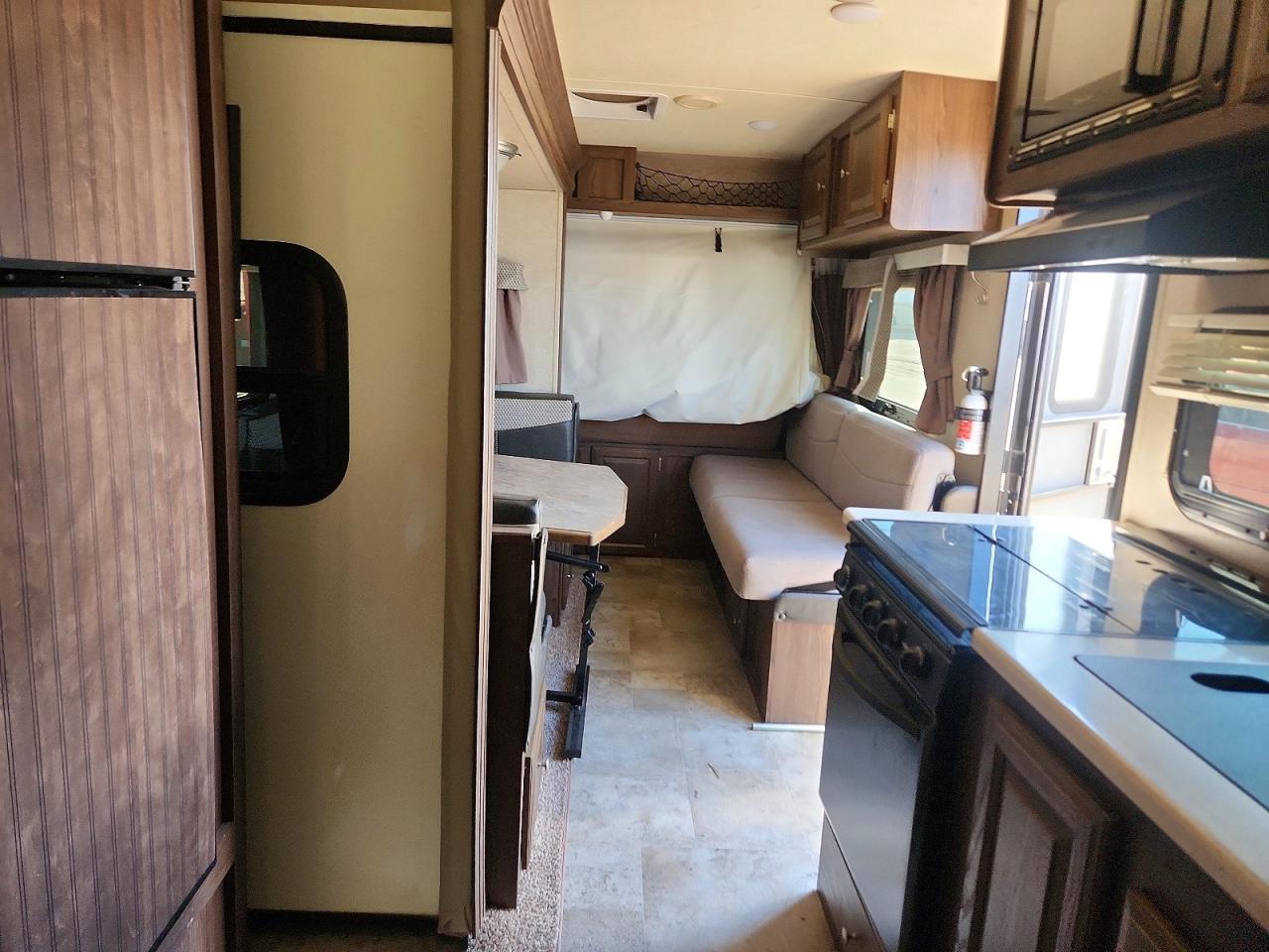 2017 FOREST RIVER ROCKWOOD R