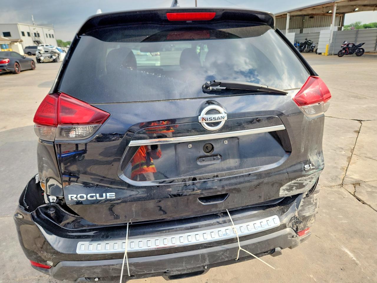2017 NISSAN ROGUE