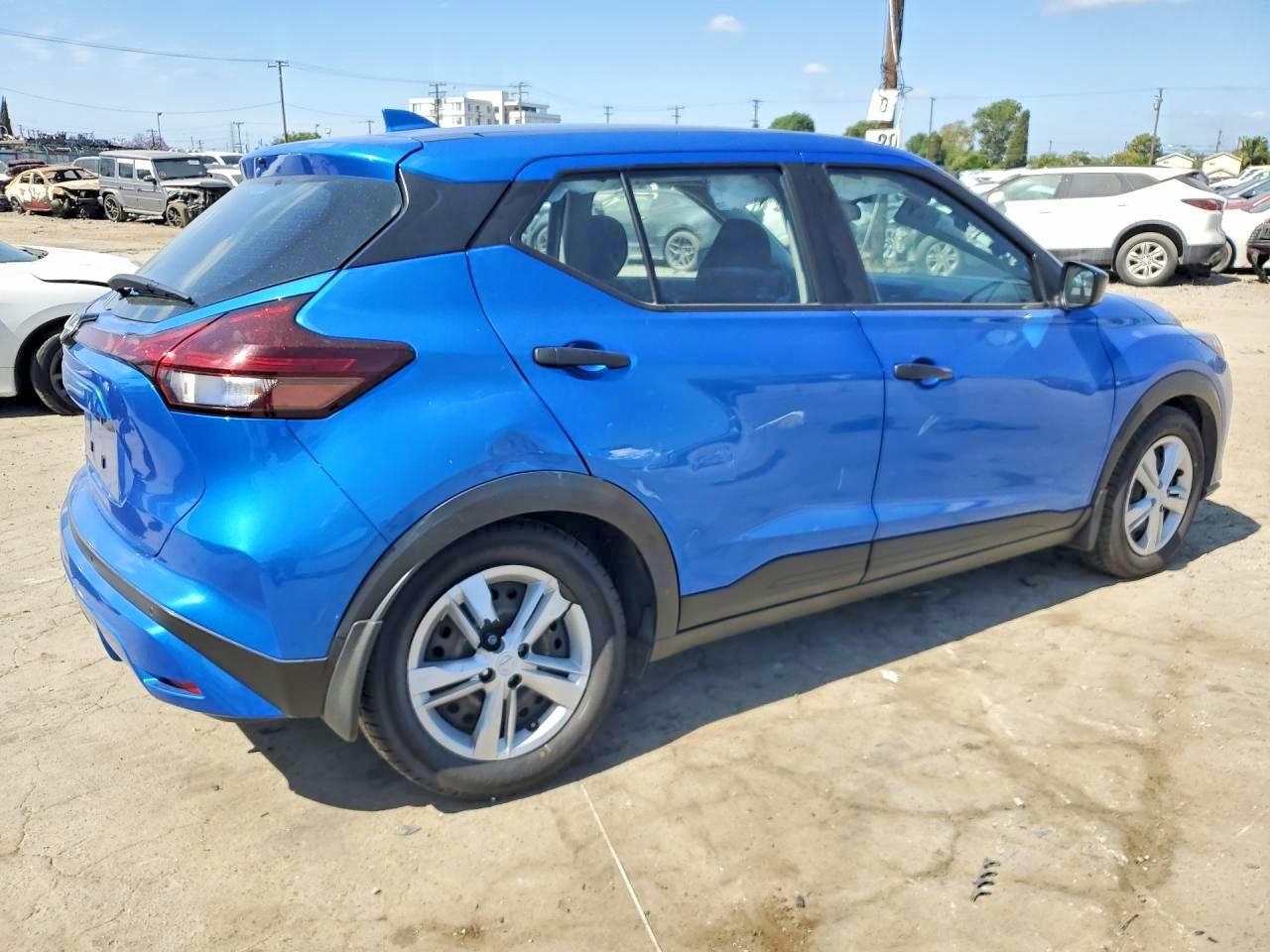 2023 NISSAN KICKS