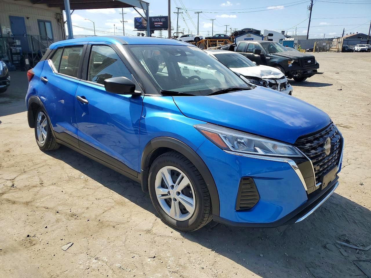 2023 NISSAN KICKS