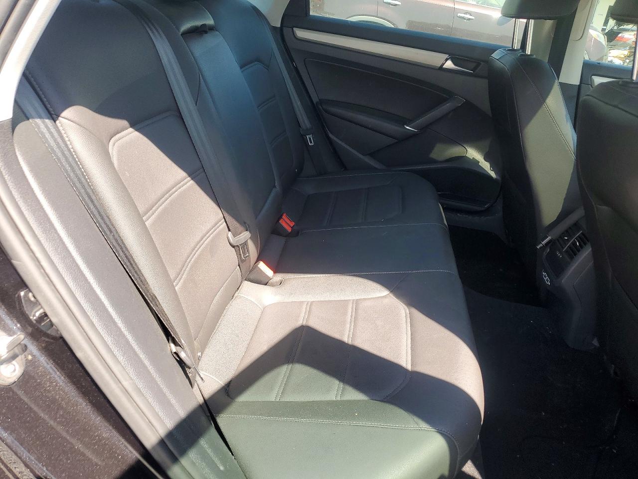 2021 VOLKSWAGEN PASSAT