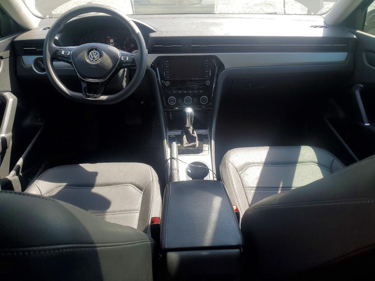 2021 VOLKSWAGEN PASSAT