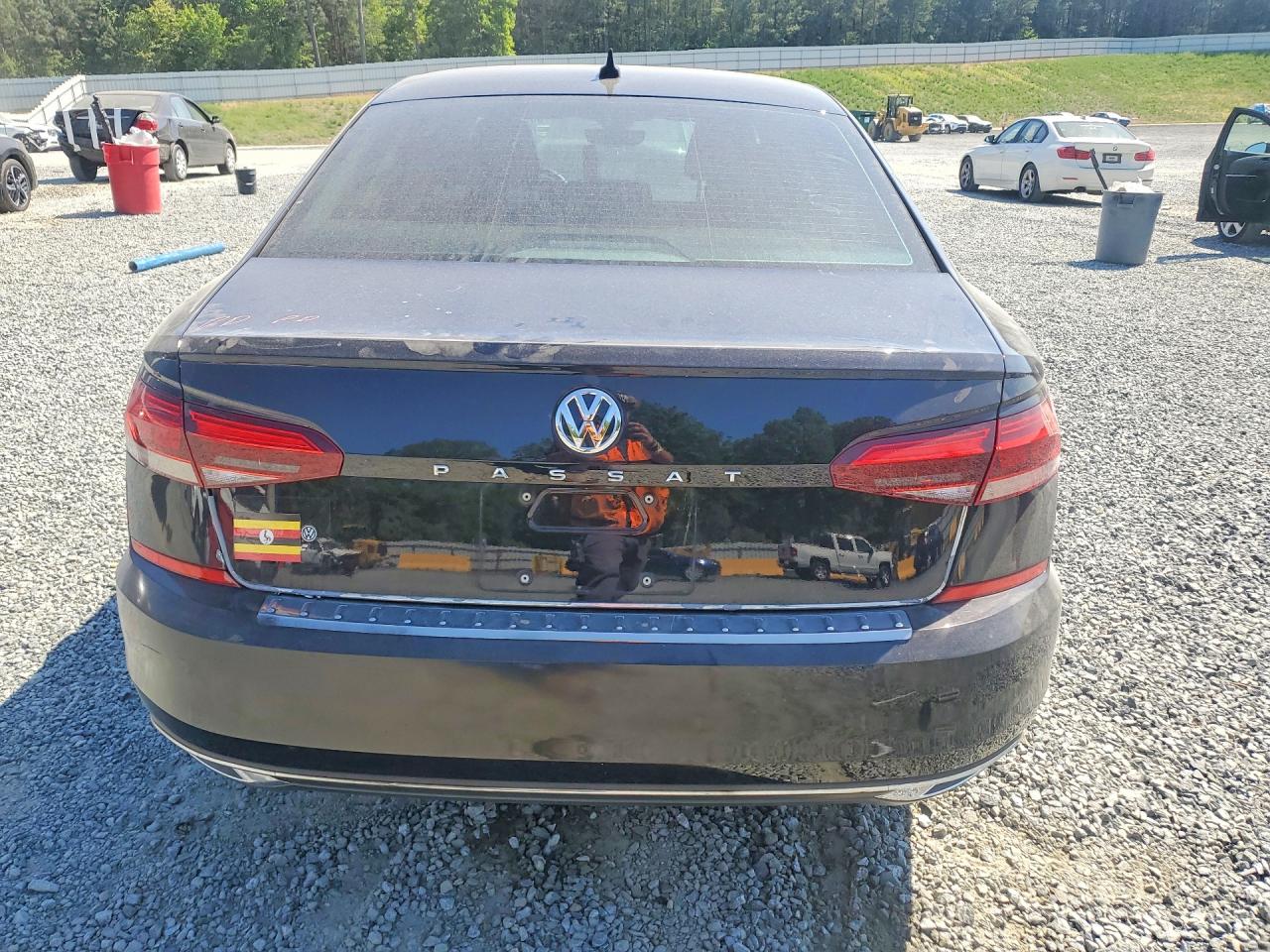 2021 VOLKSWAGEN PASSAT