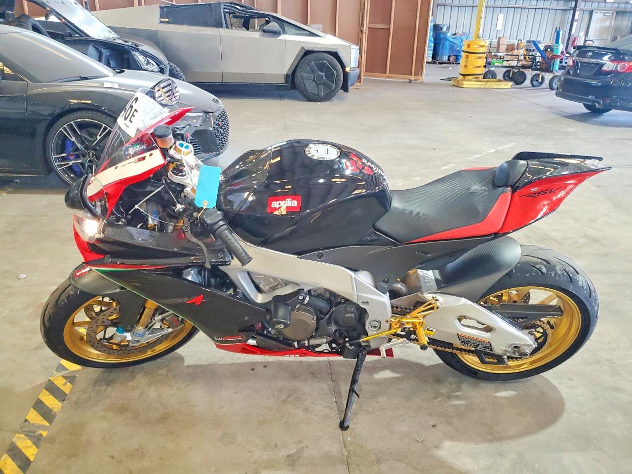 2013 APRILIA MOTORCYCLE