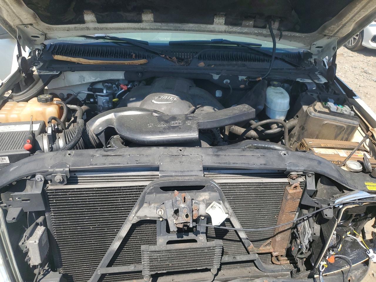 2004 CADILLAC ESCALADE L