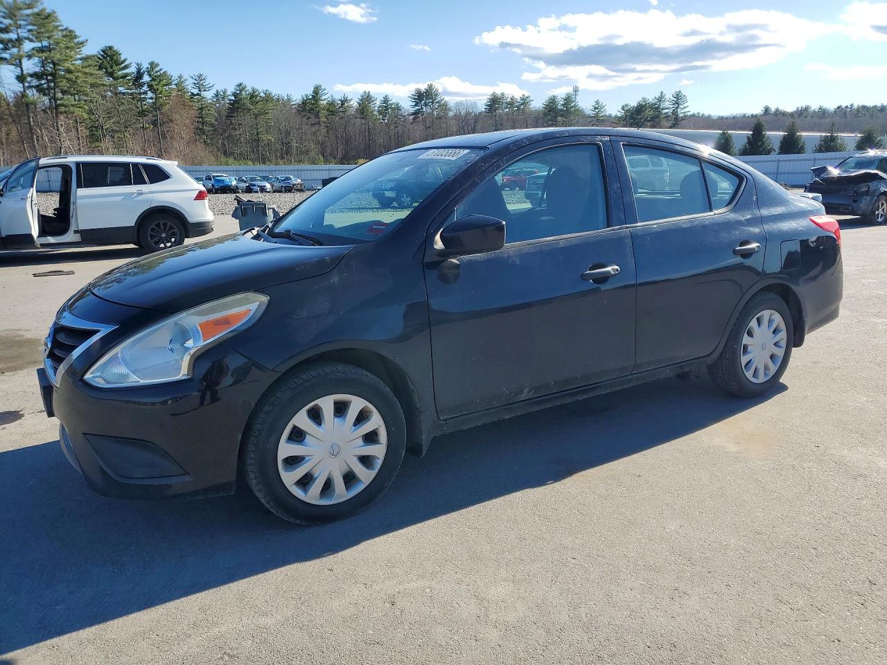 2017 NISSAN VERSA