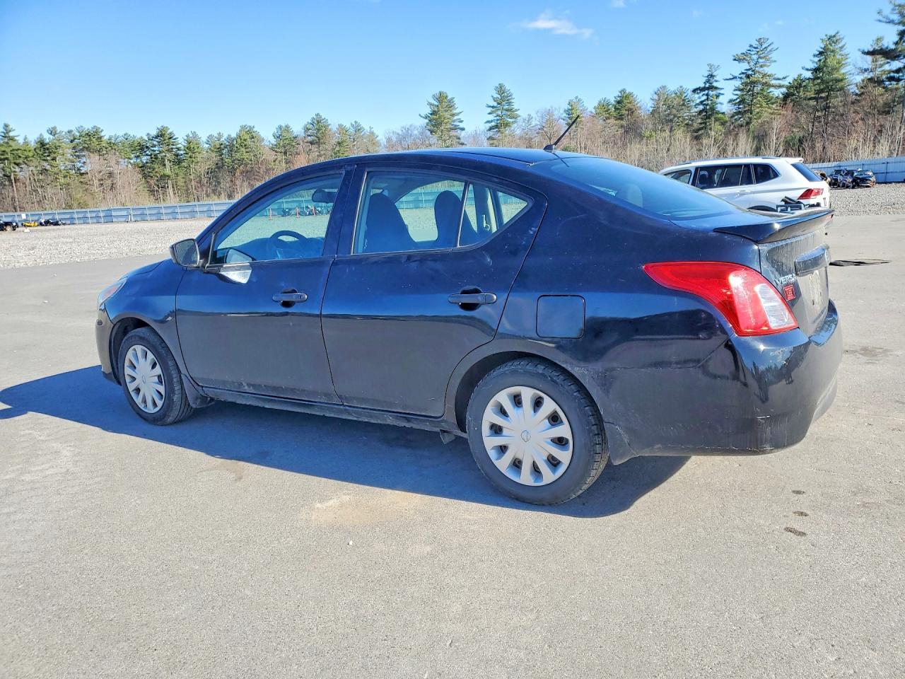 2017 NISSAN VERSA