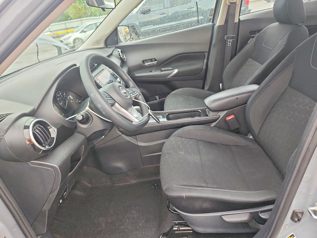 2024 NISSAN KICKS