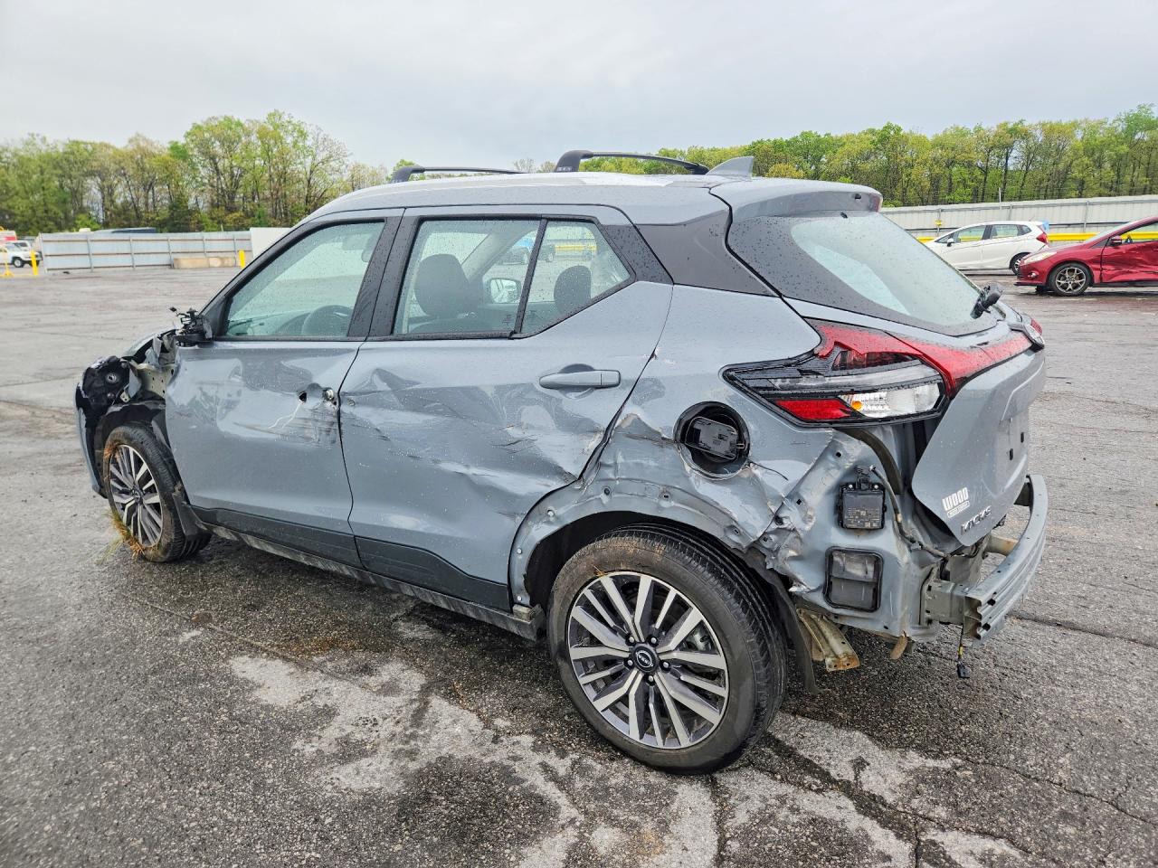 2024 NISSAN KICKS