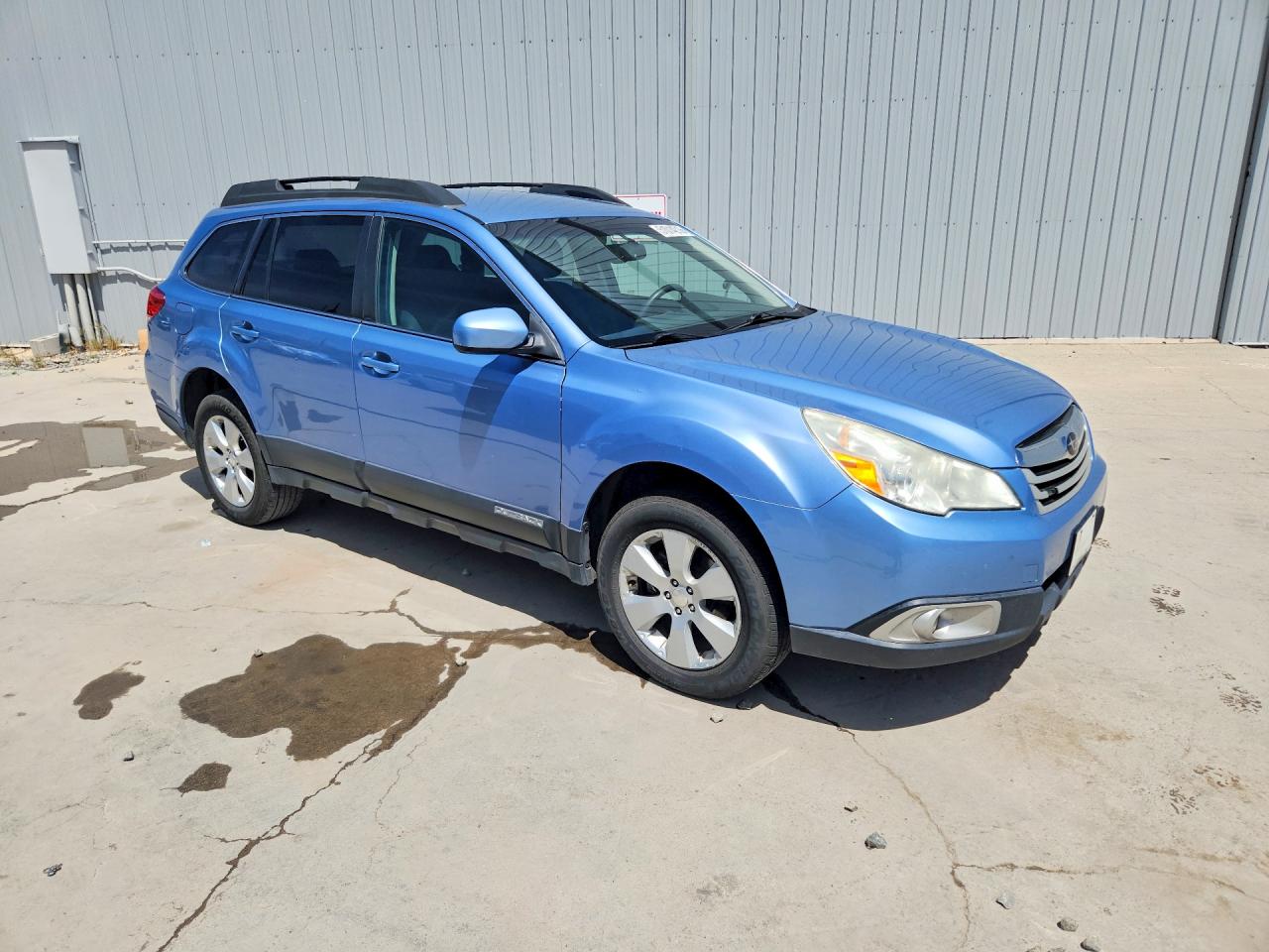 2011 SUBARU OUTBACK