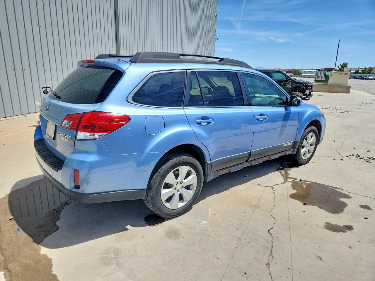 2011 SUBARU OUTBACK