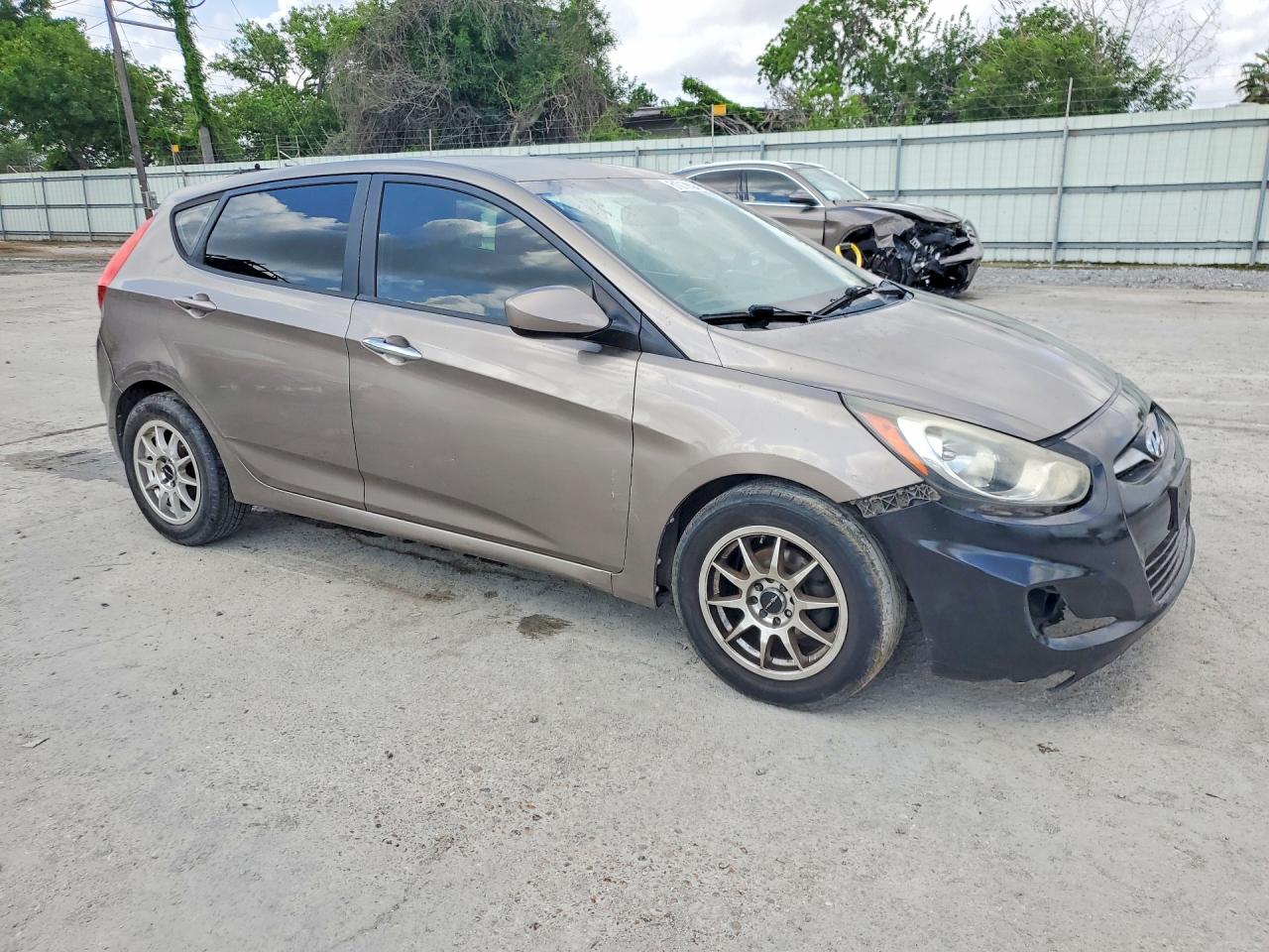 2013 HYUNDAI ACCENT