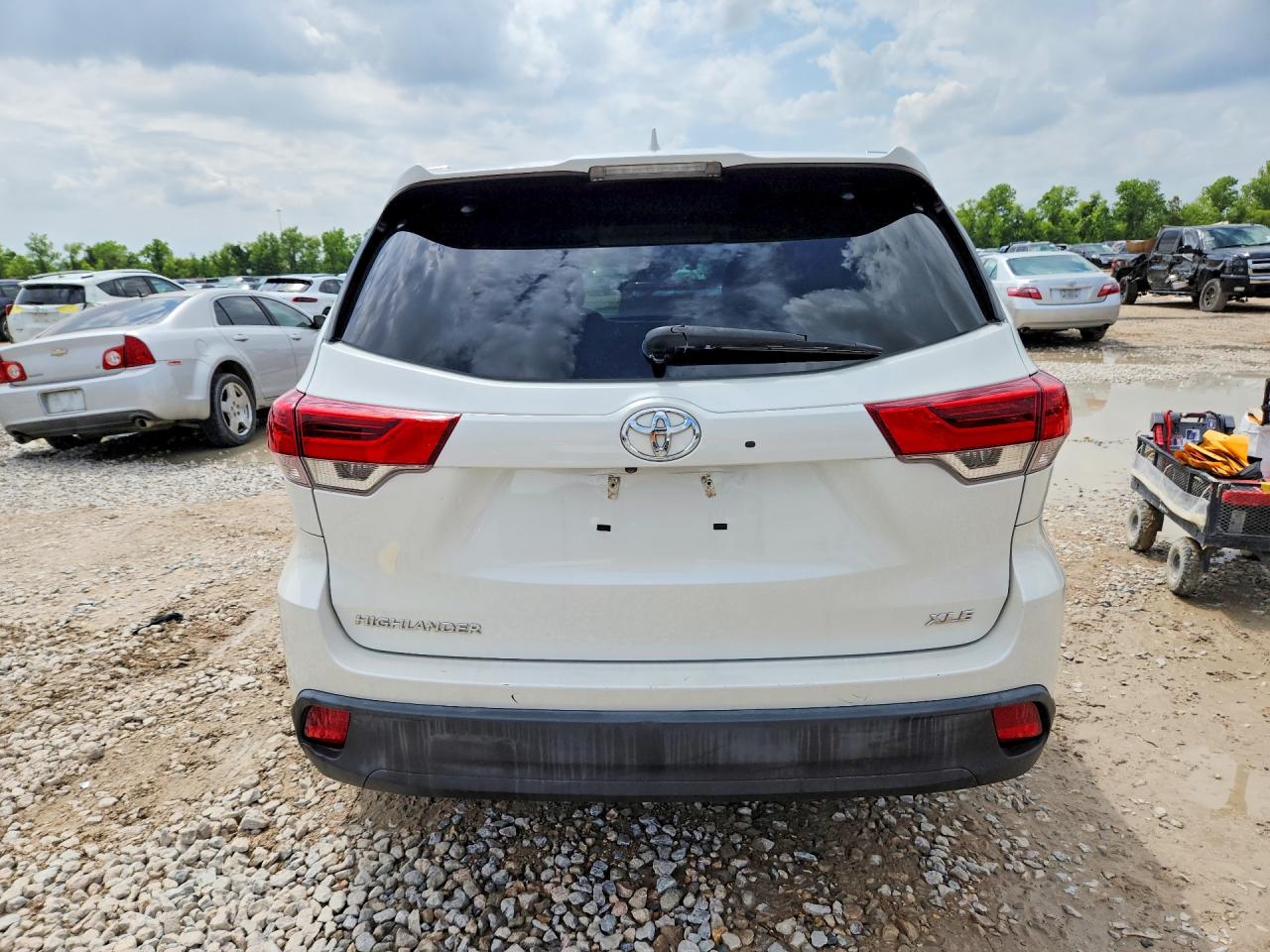 2017 TOYOTA HIGHLANDER