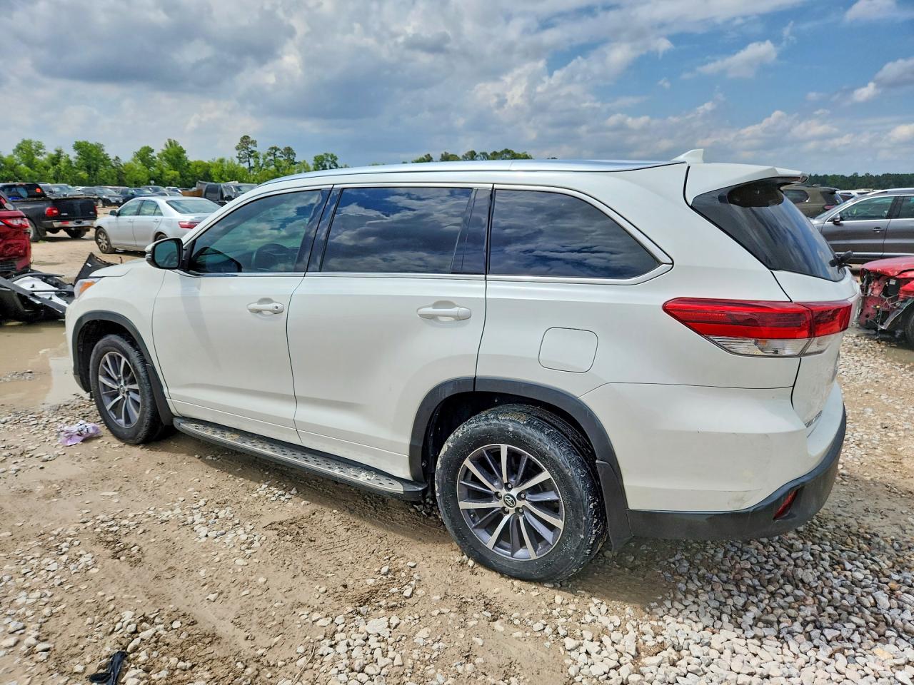 2017 TOYOTA HIGHLANDER