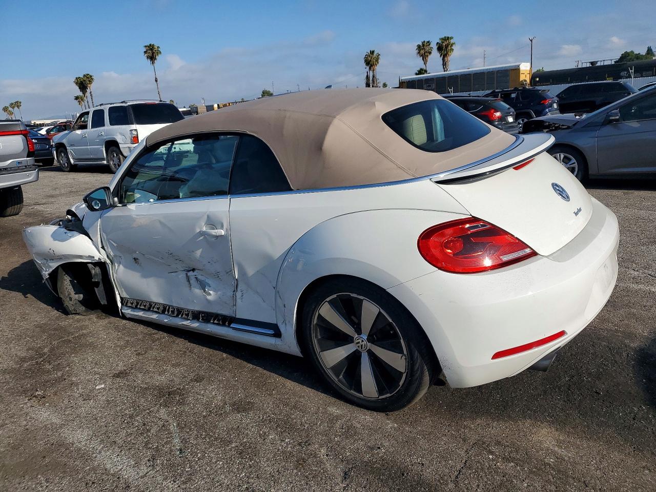 2013 VOLKSWAGEN BEETLE