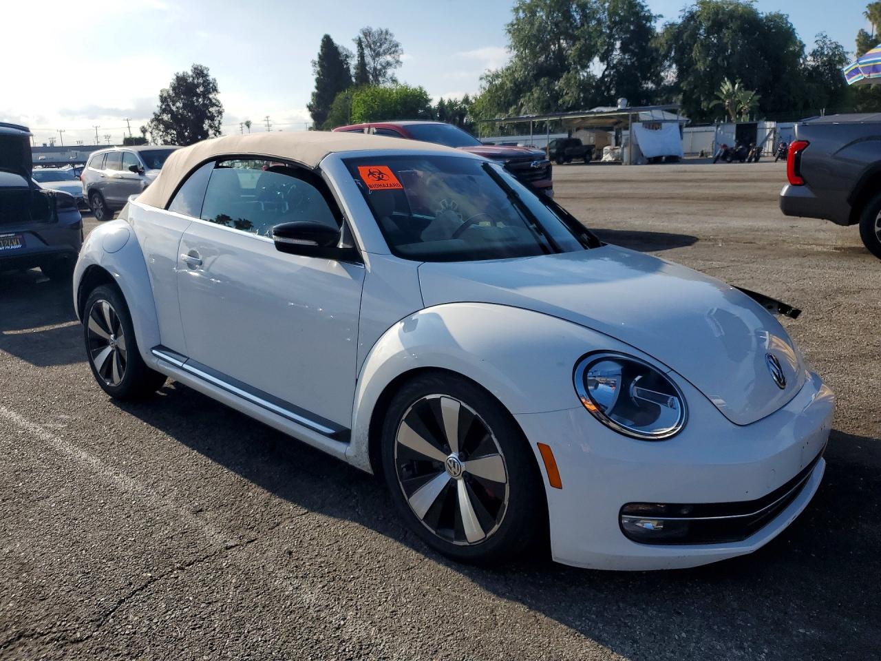 2013 VOLKSWAGEN BEETLE