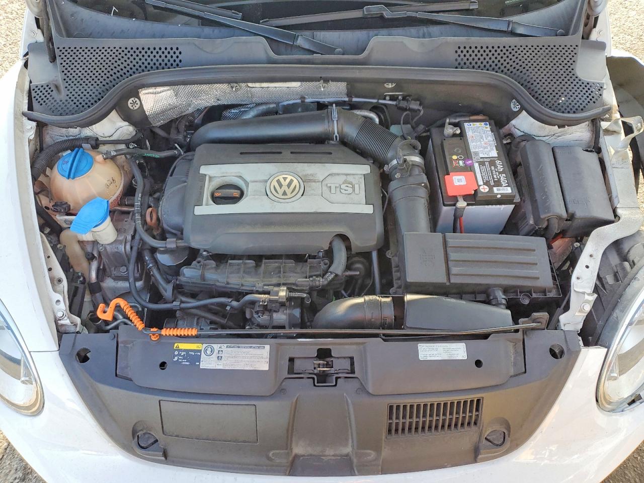 2013 VOLKSWAGEN BEETLE
