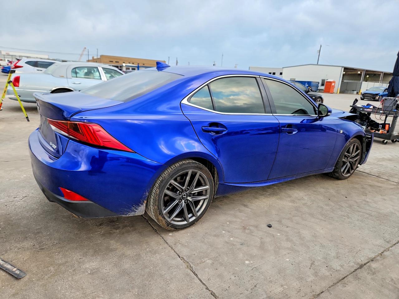 2019 LEXUS IS