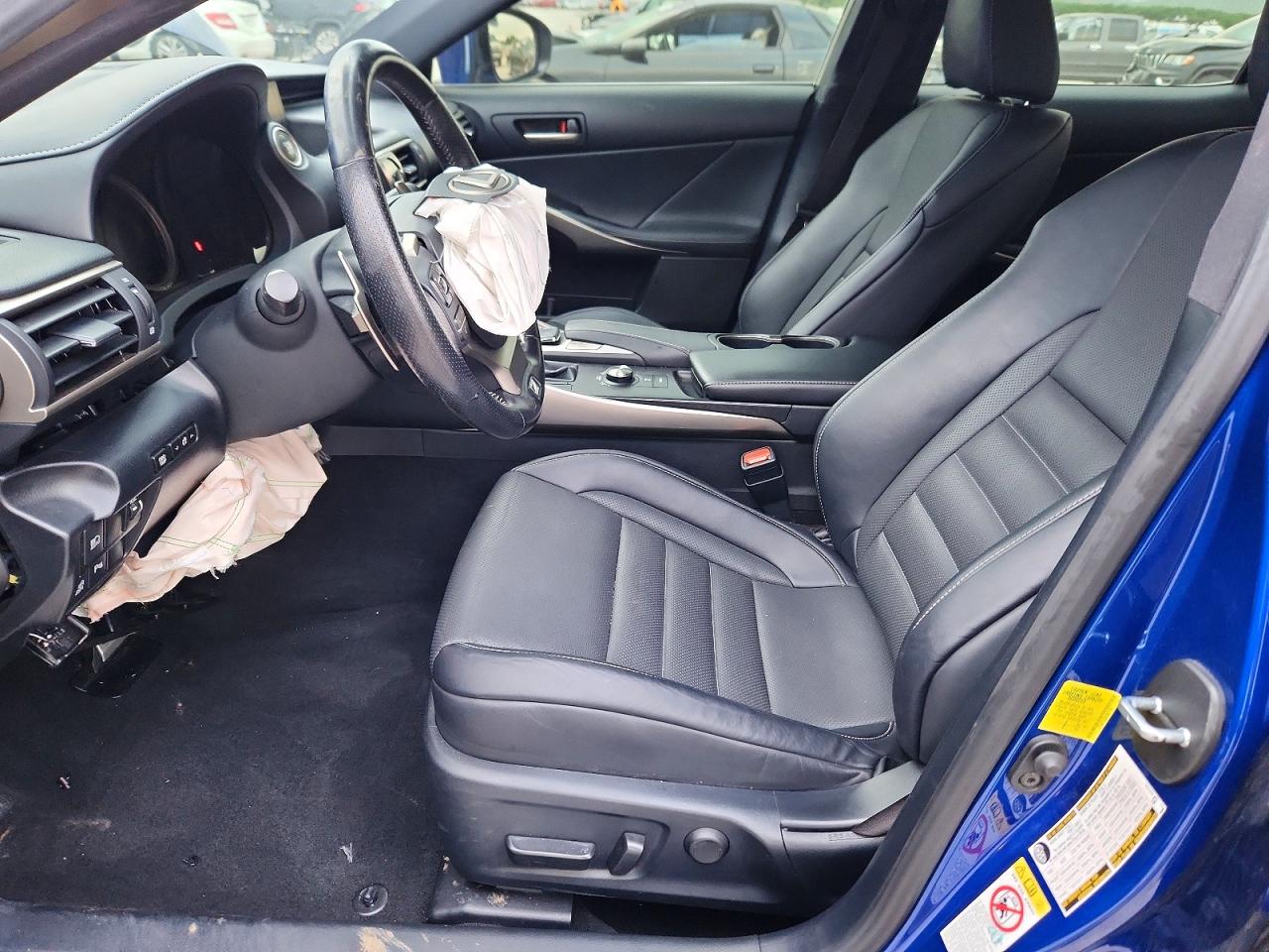 2019 LEXUS IS