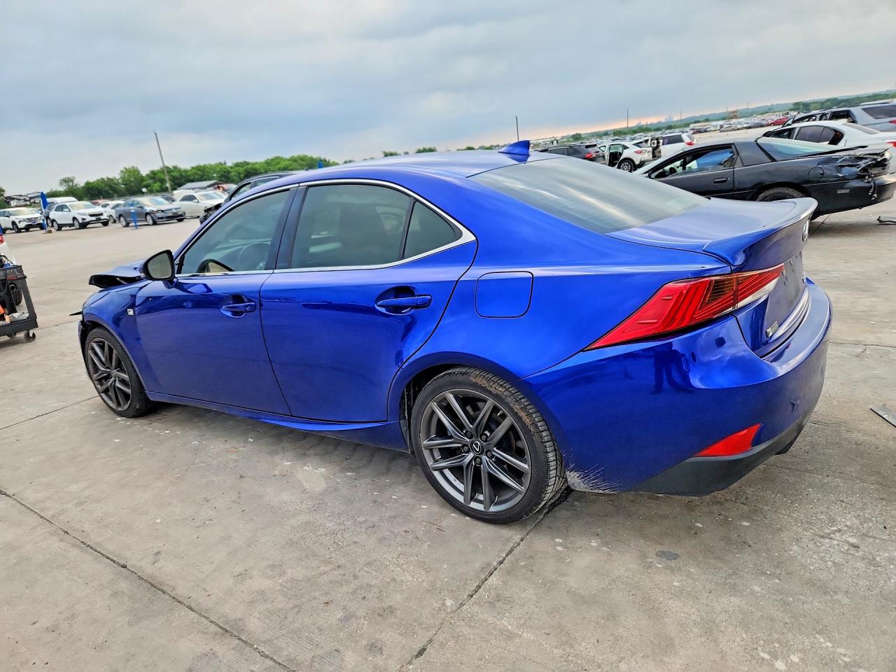 2019 LEXUS IS