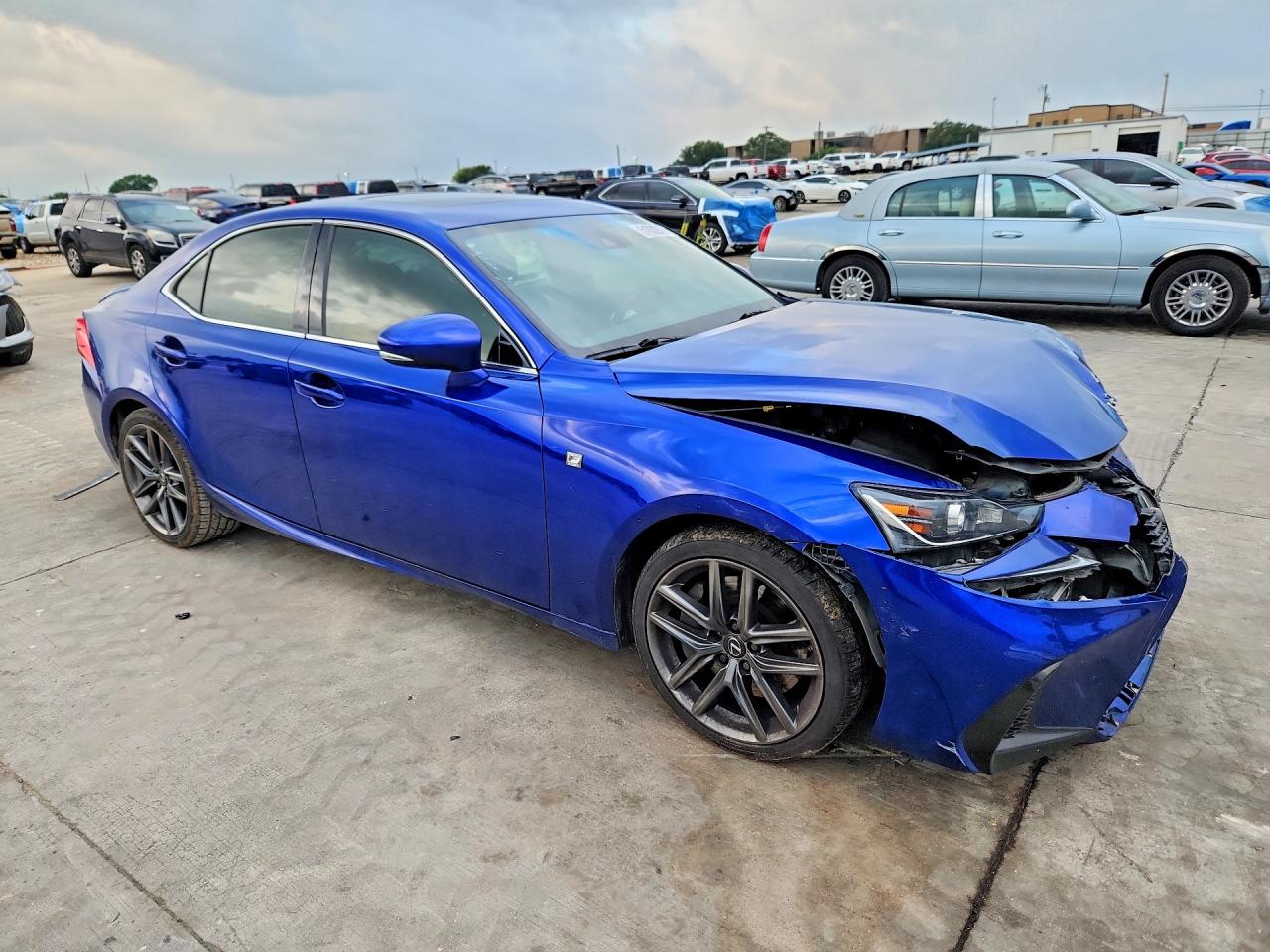 2019 LEXUS IS