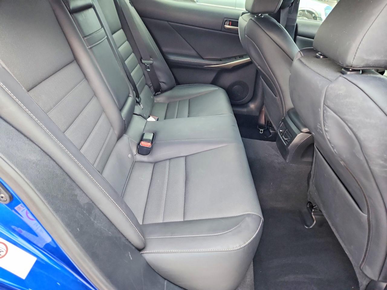 2019 LEXUS IS