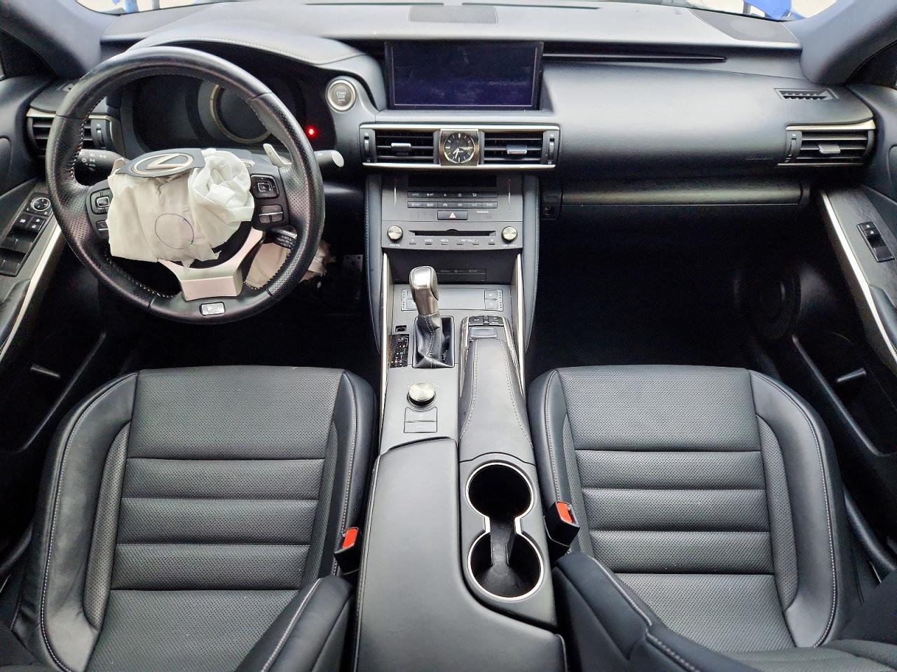 2019 LEXUS IS
