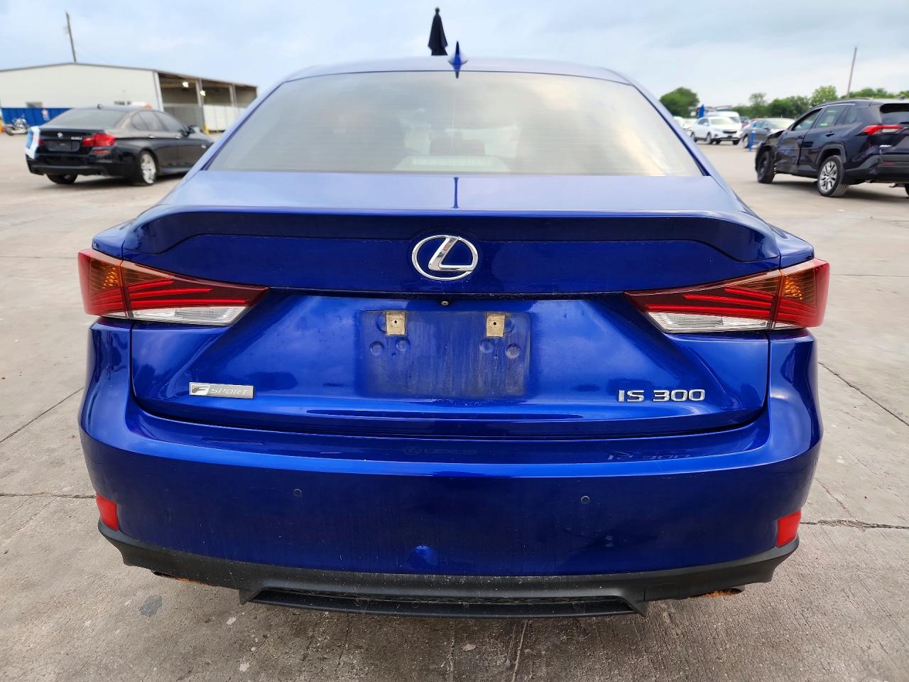 2019 LEXUS IS