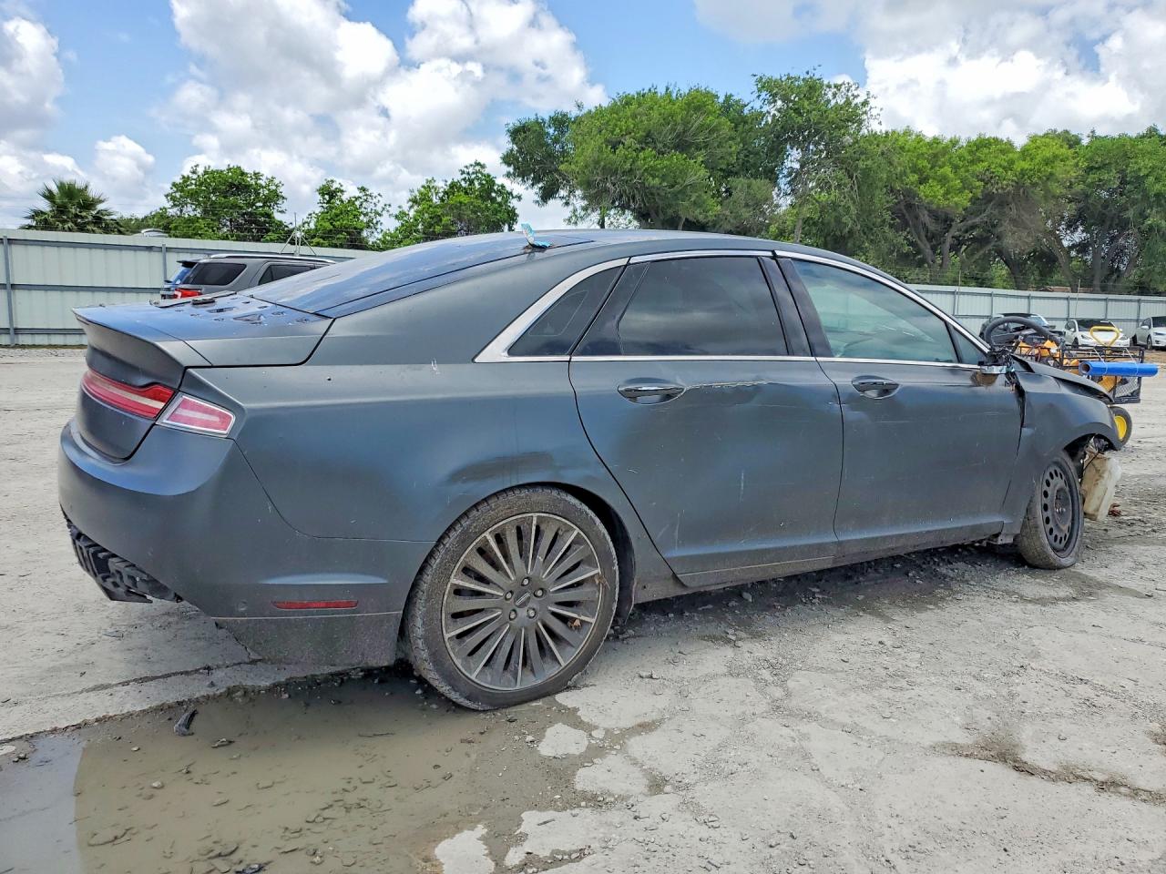 2013 LINCOLN TOWNHOUSE MKZ