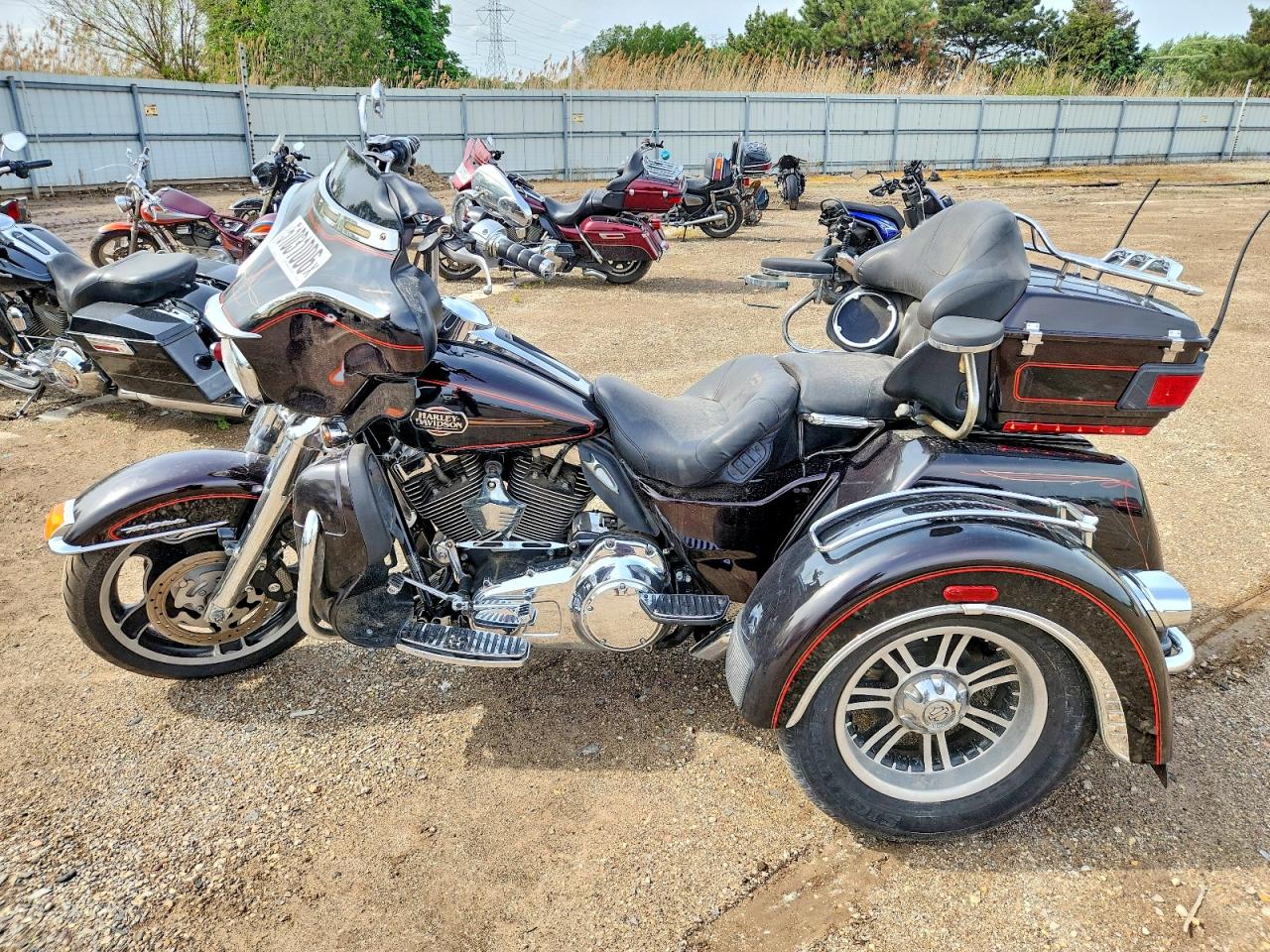 2013 HARLEY DAVIDSON FLHXSTSE