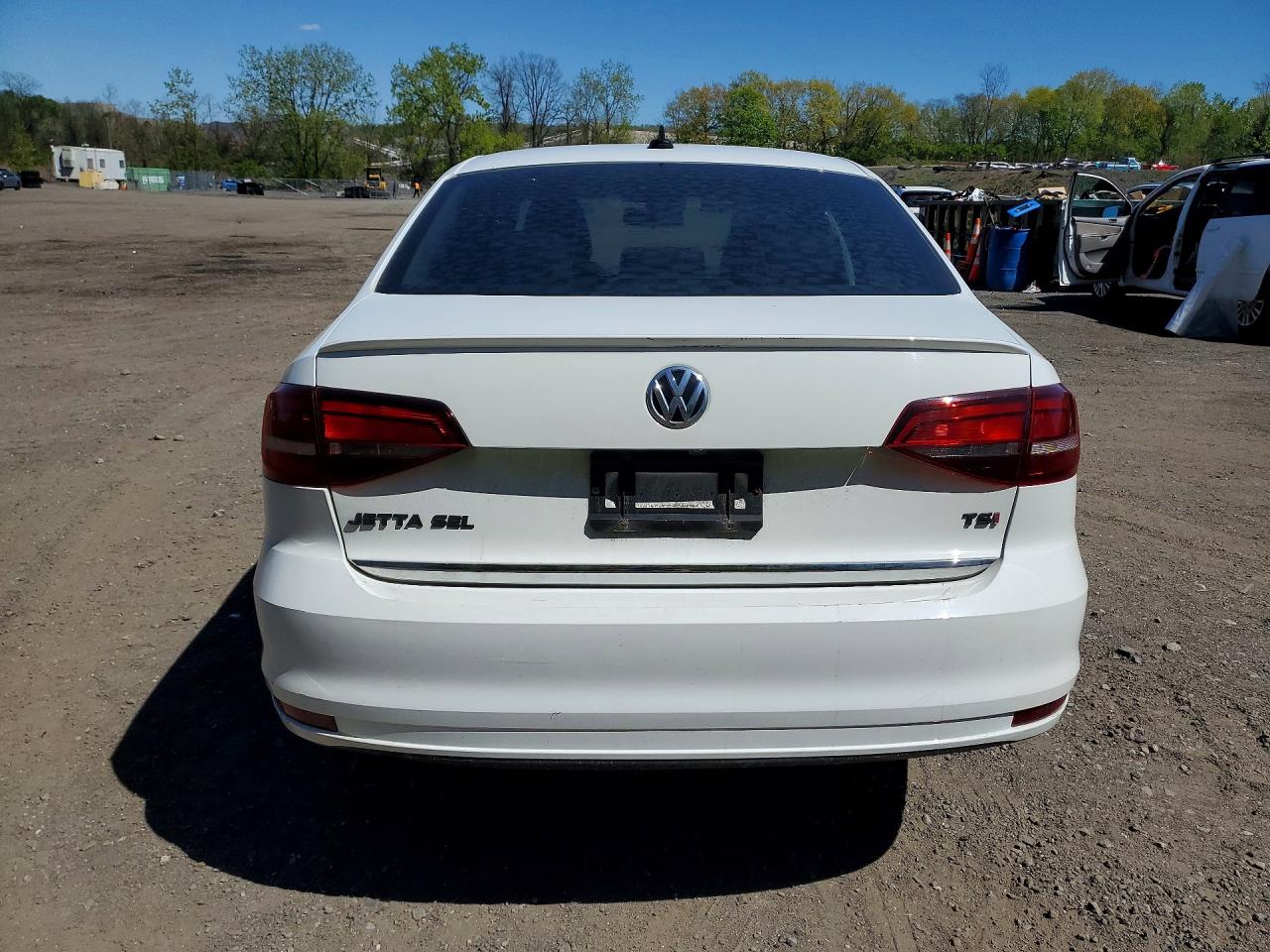2018 VOLKSWAGEN JETTA