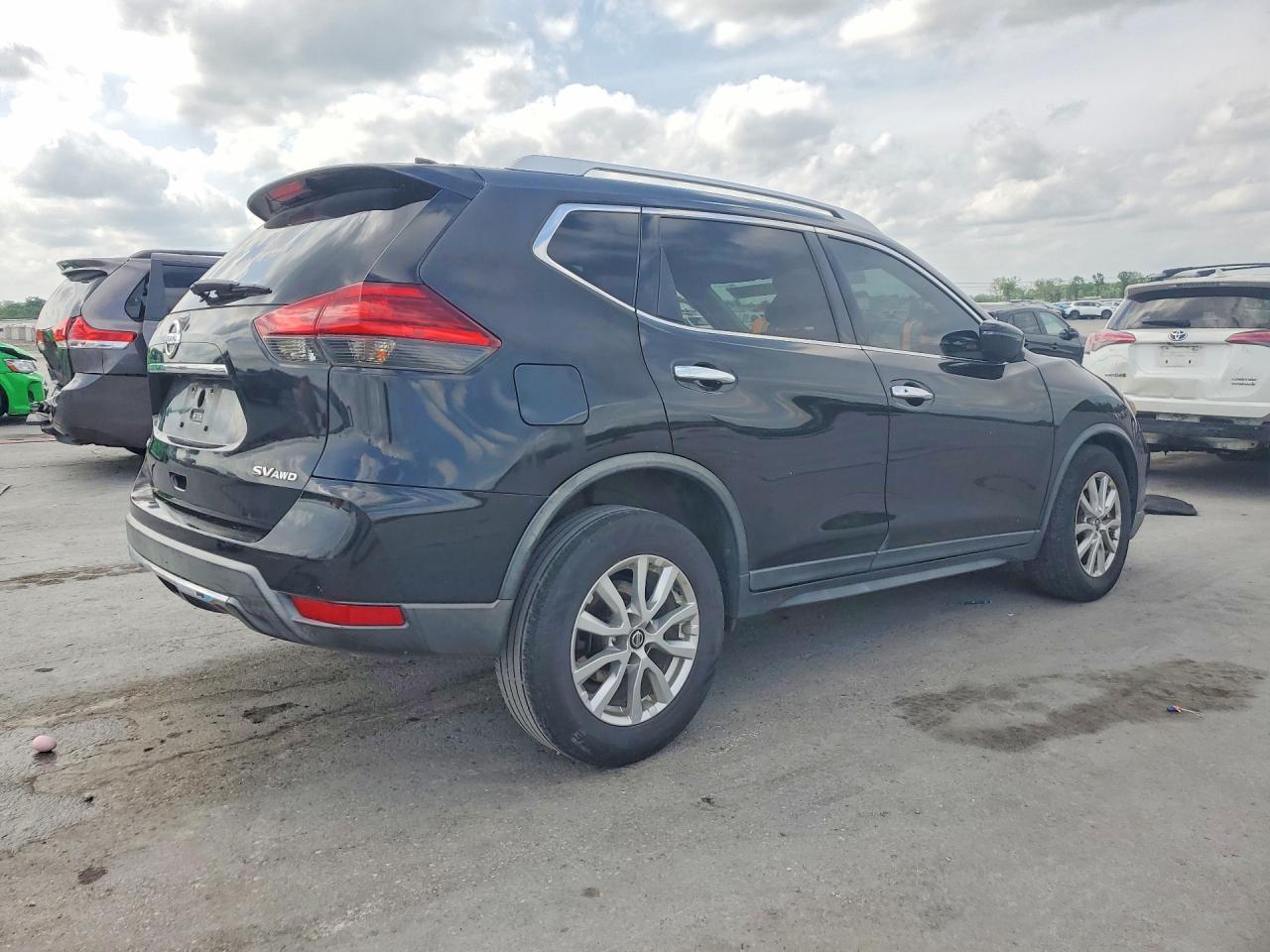 2017 NISSAN ROGUE