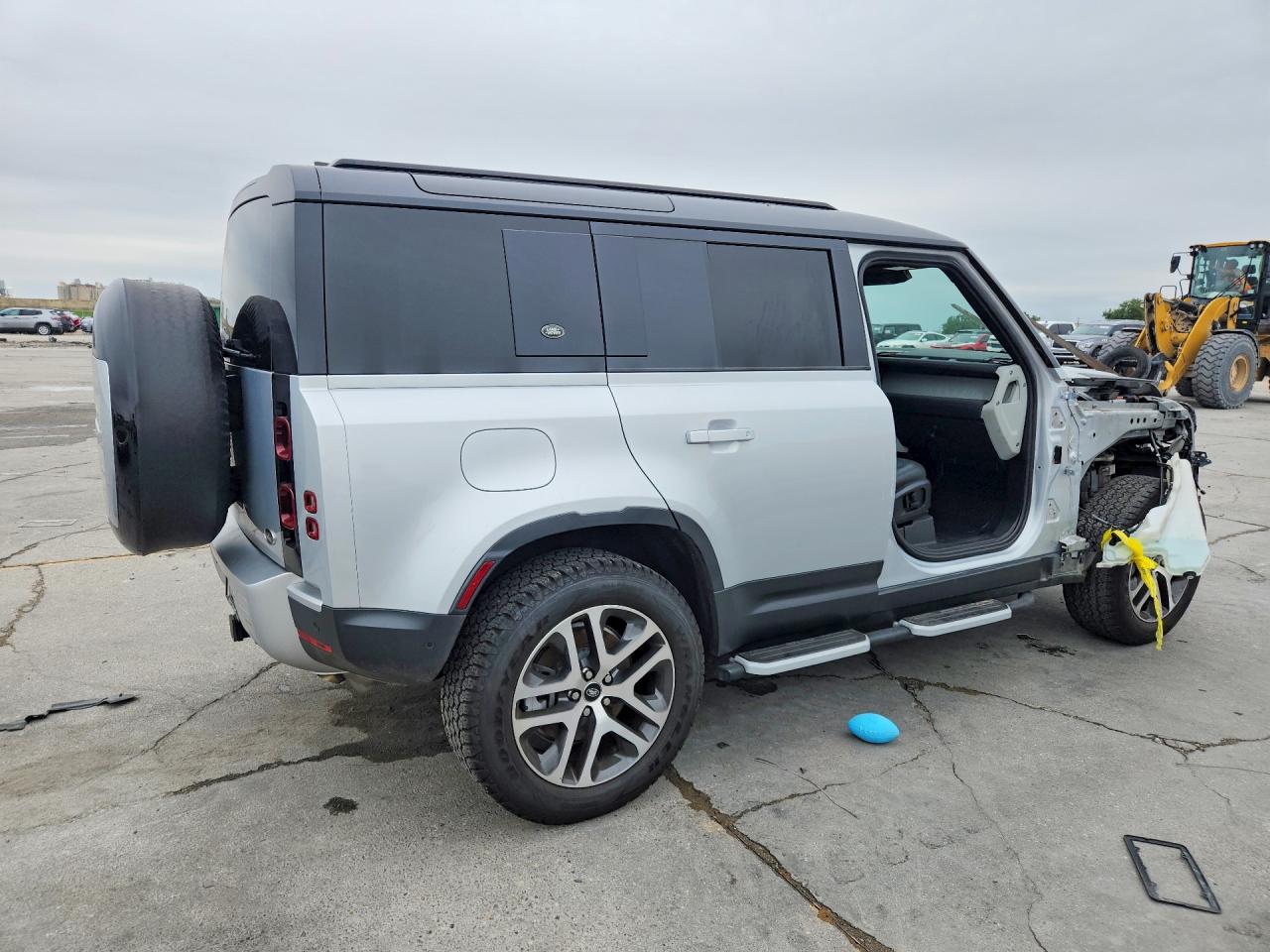2023 LAND ROVER DEFENDER