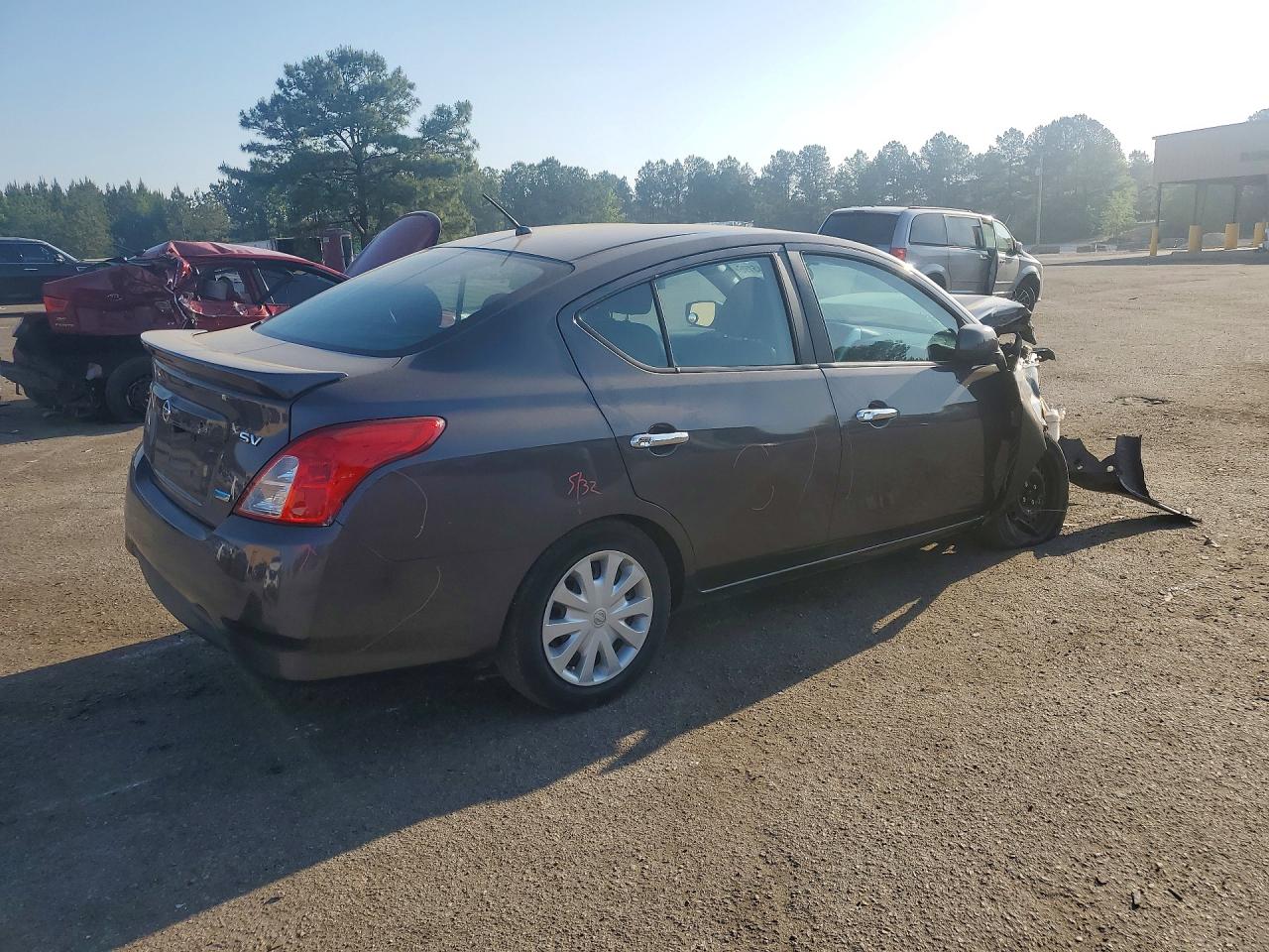 2016 NISSAN VERSA